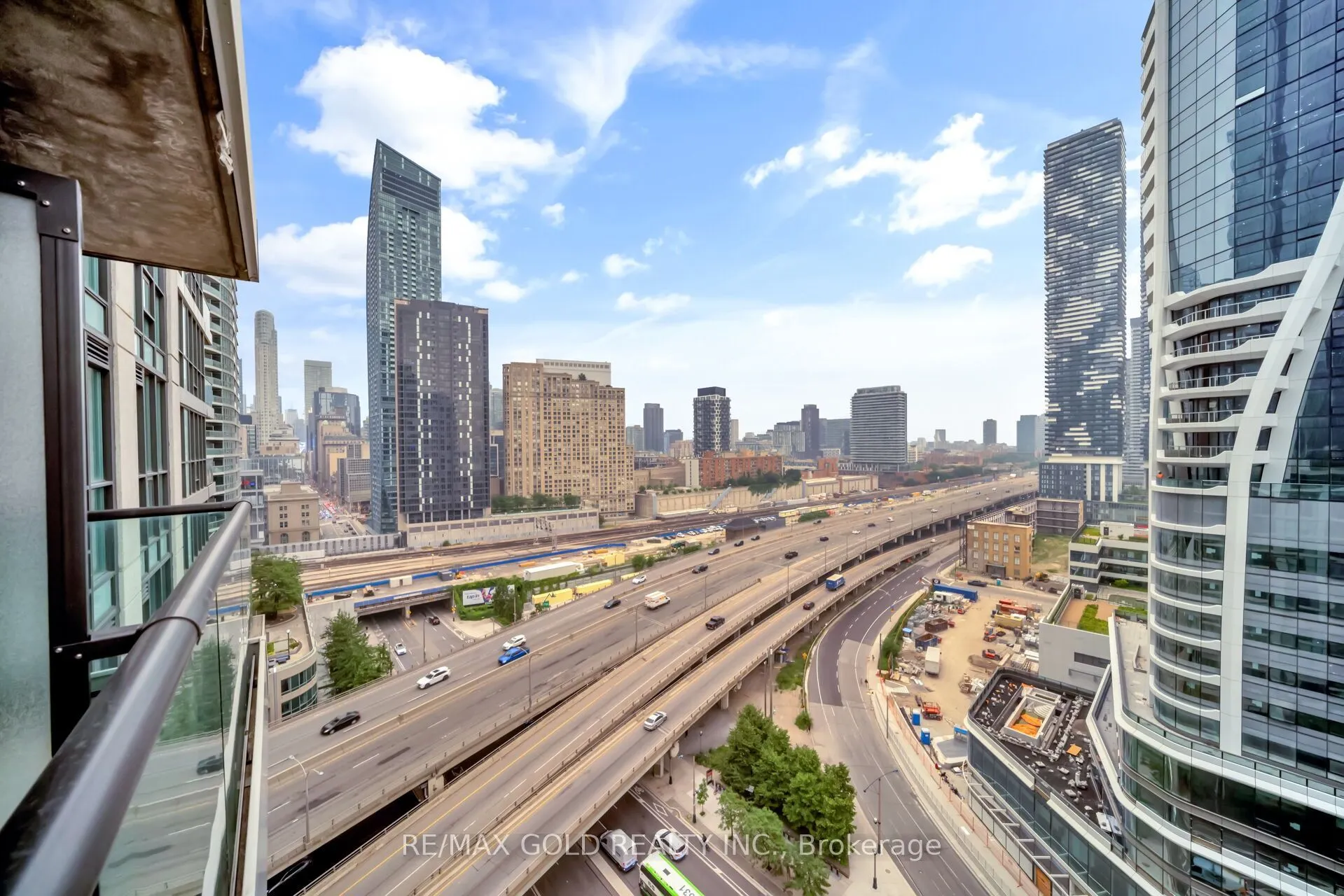 16 Yonge Street #1808
