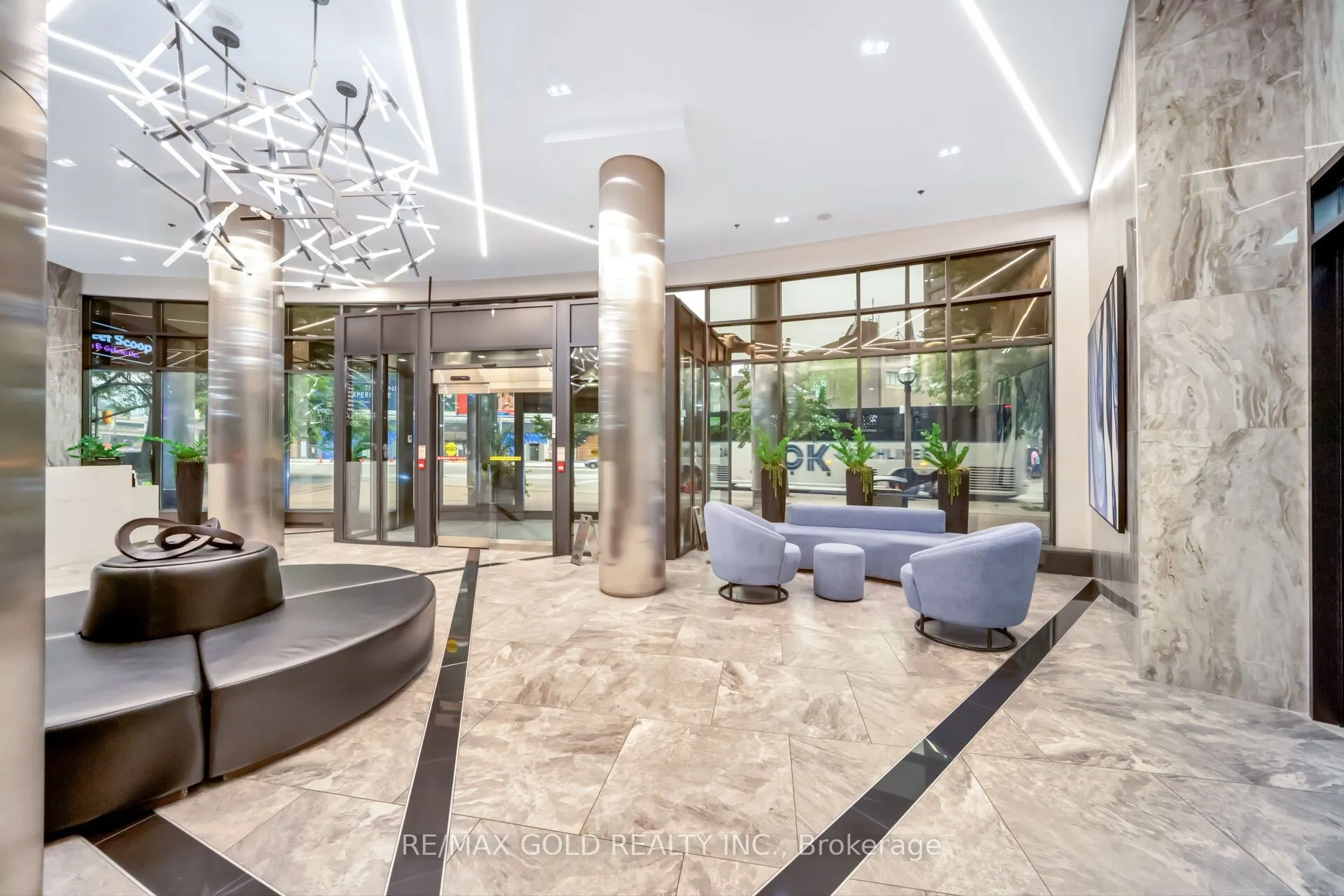 16 Yonge Street #1808