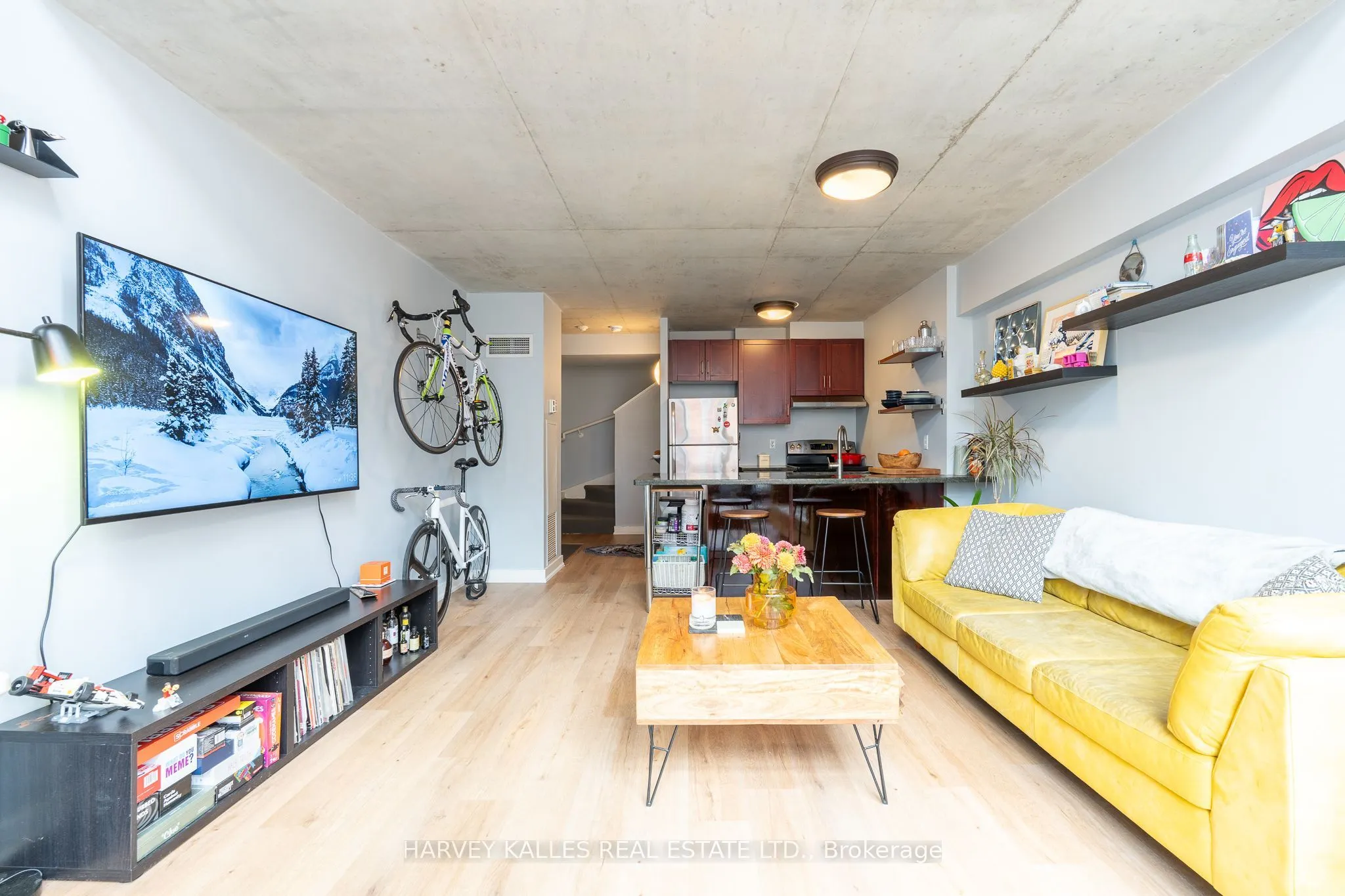 36 Charlotte Street #702