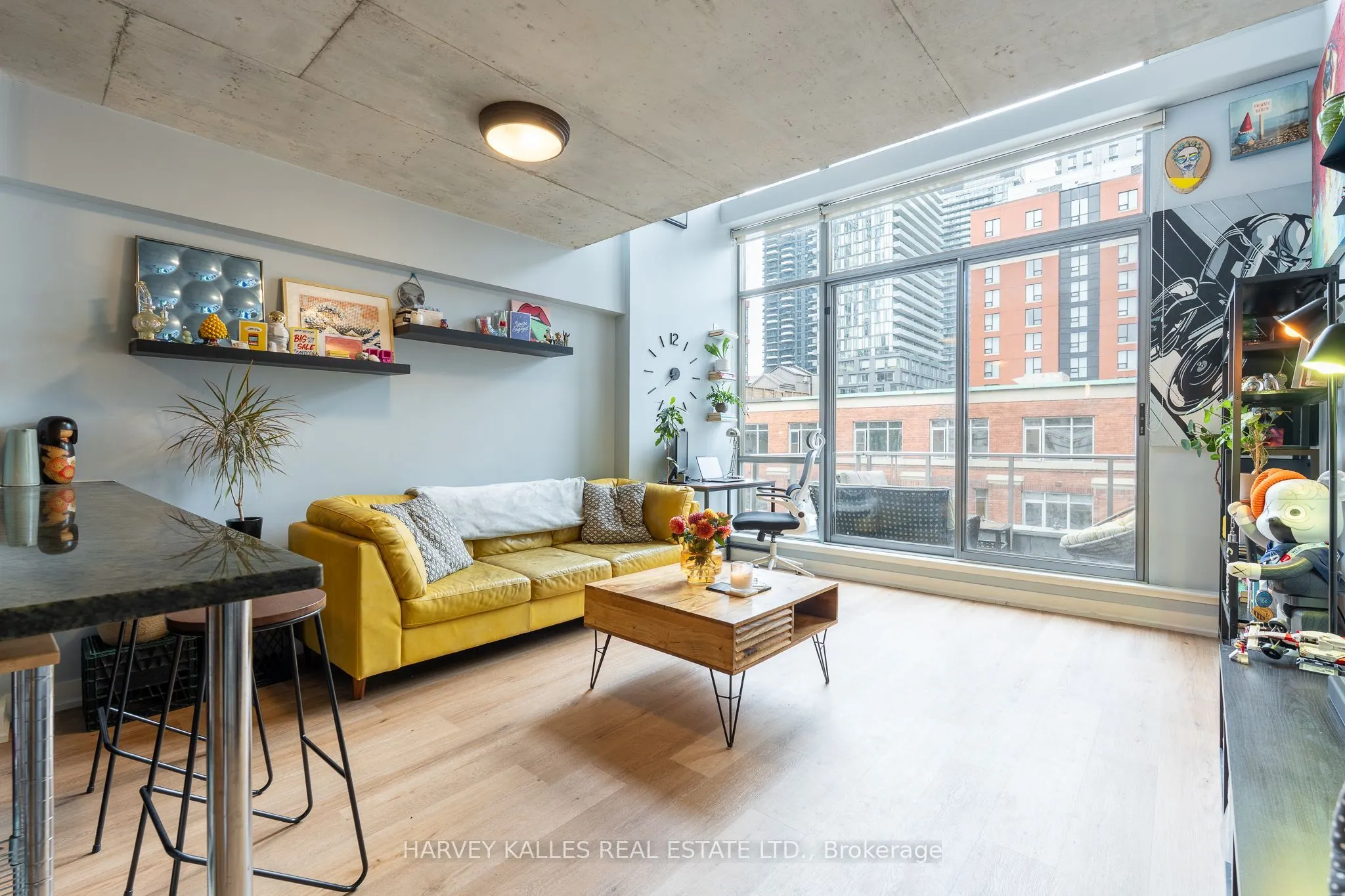 36 Charlotte Street #702