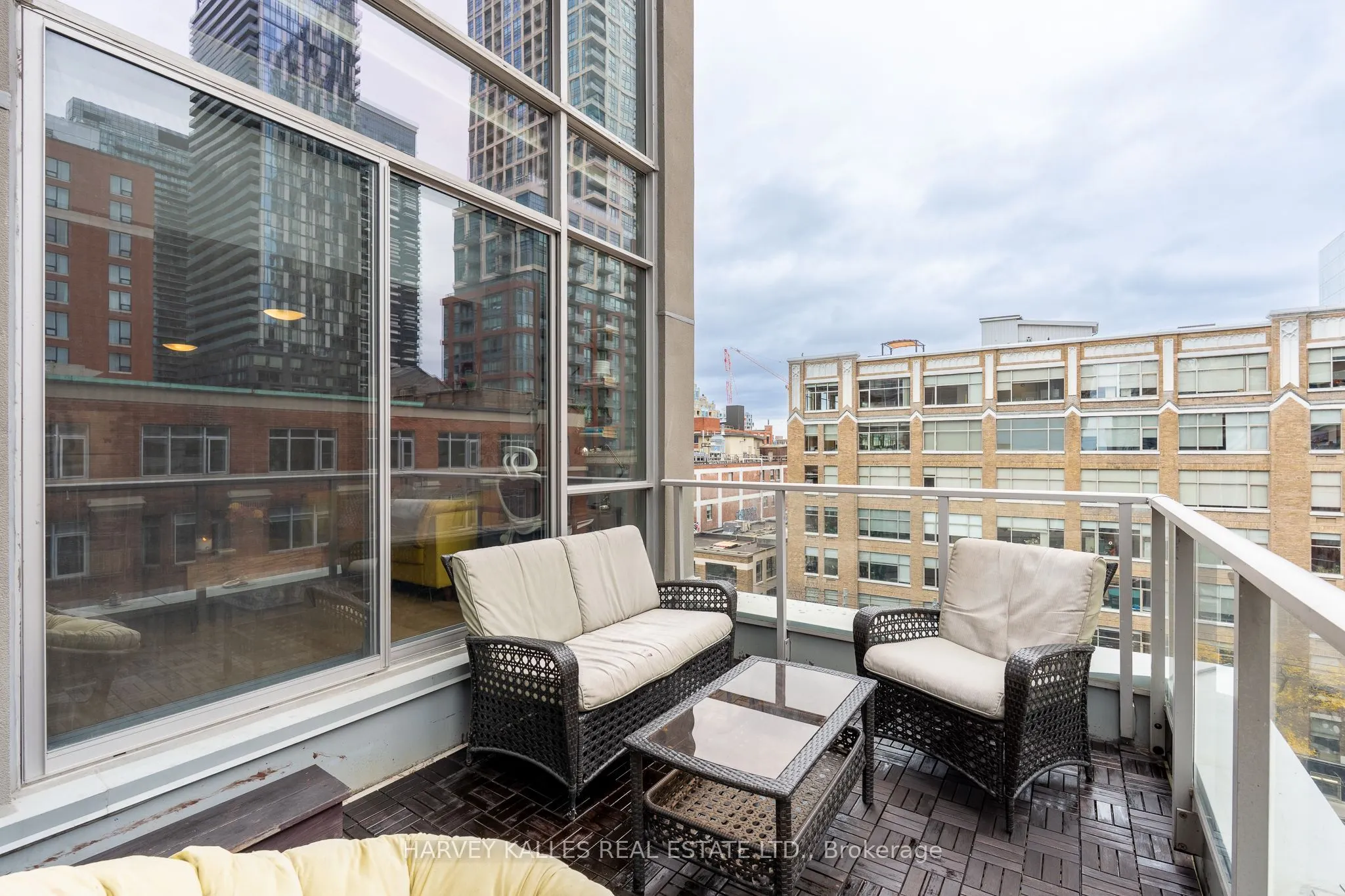 36 Charlotte Street #702