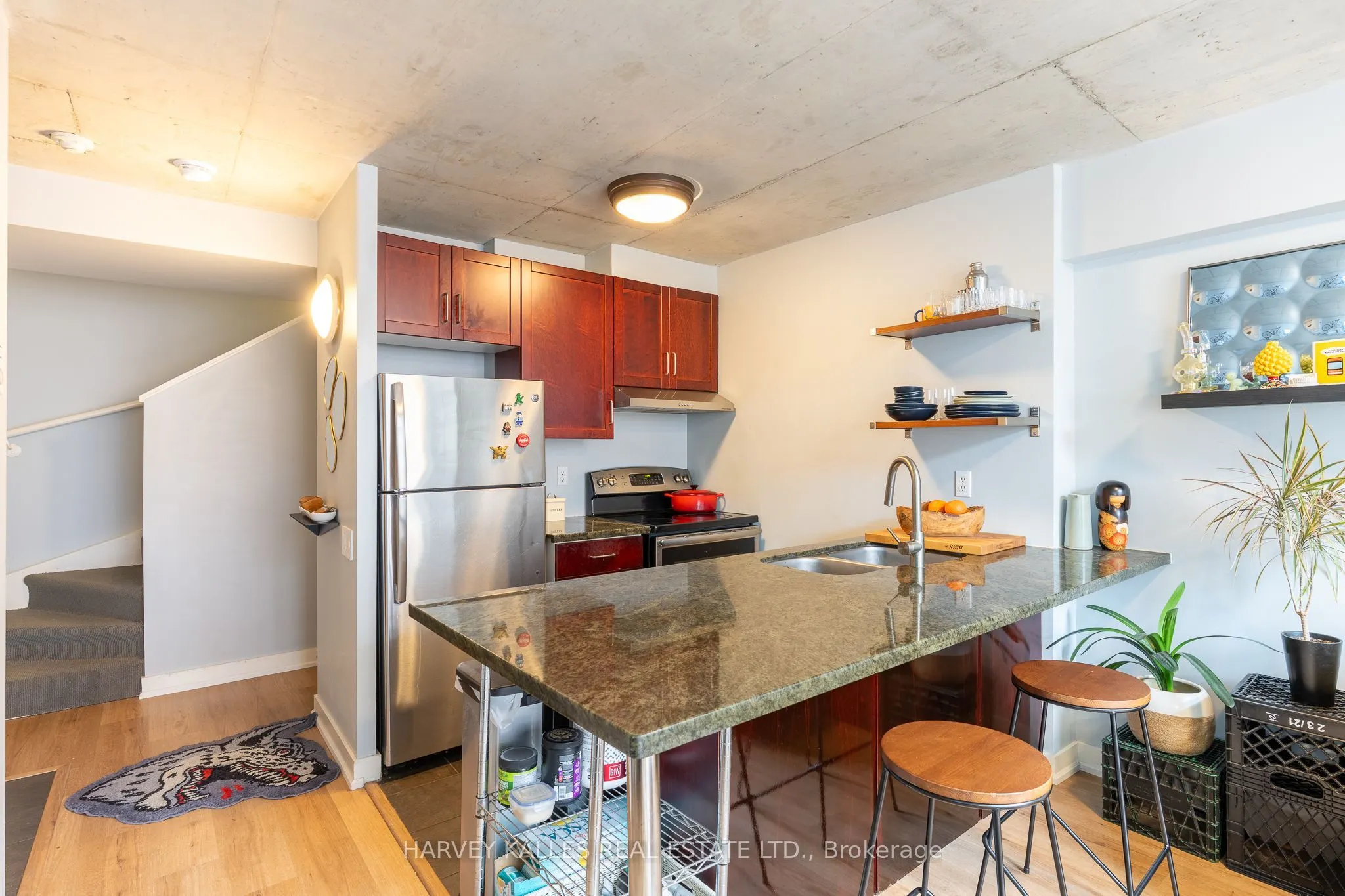 36 Charlotte Street #702