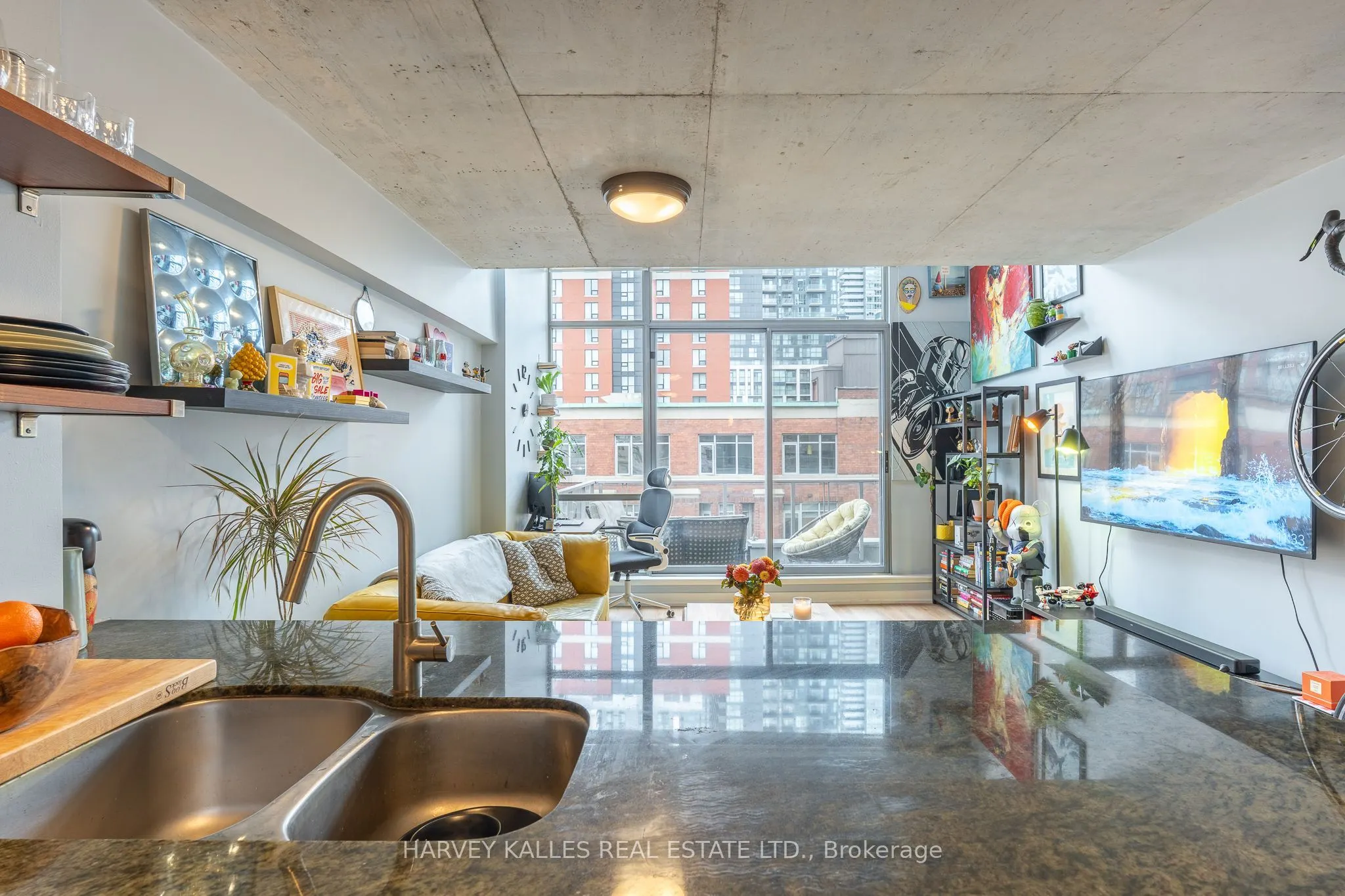 36 Charlotte Street #702