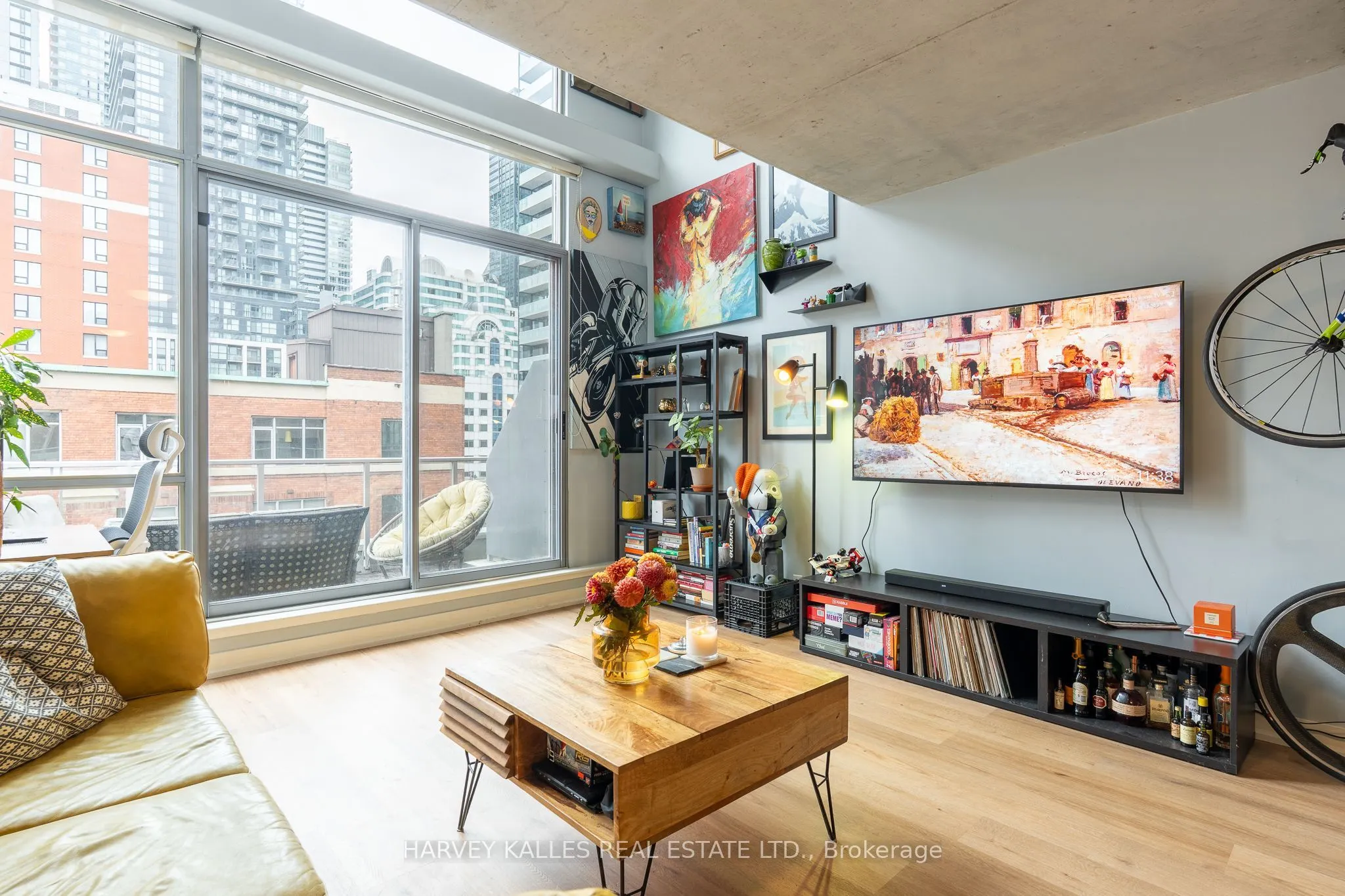 36 Charlotte Street #702