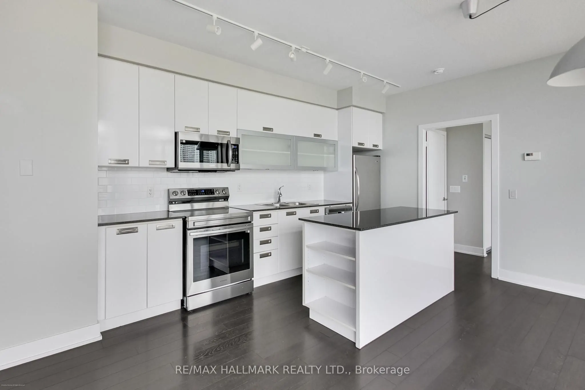 90 Stadium Road #905