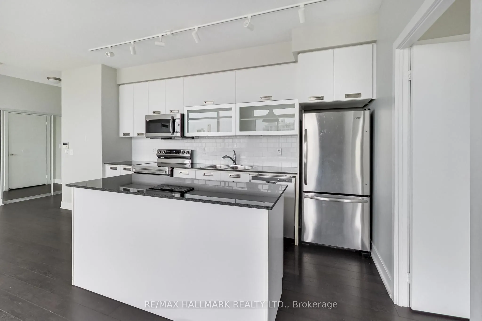 90 Stadium Road #905