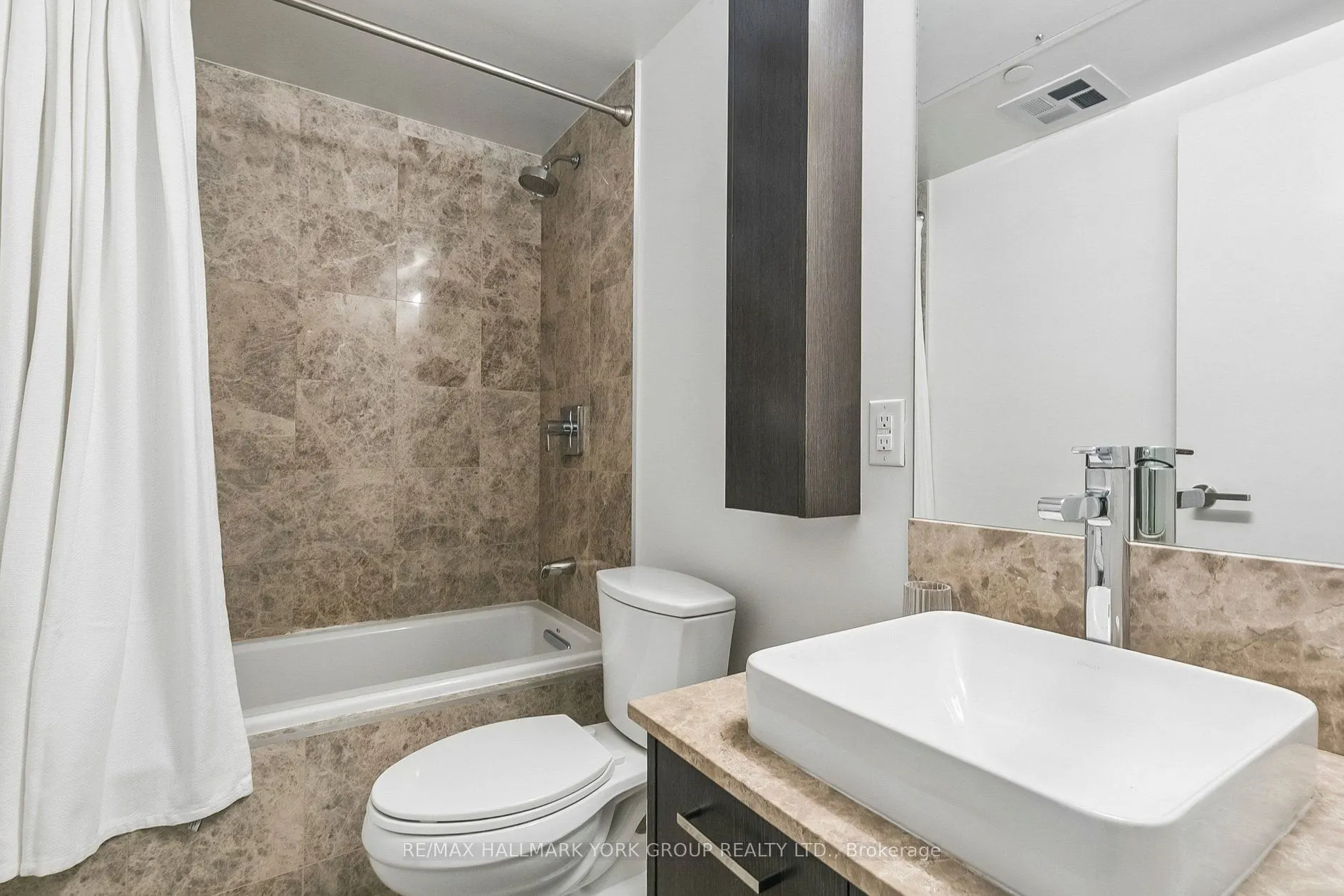 3018 Yonge Street #606
