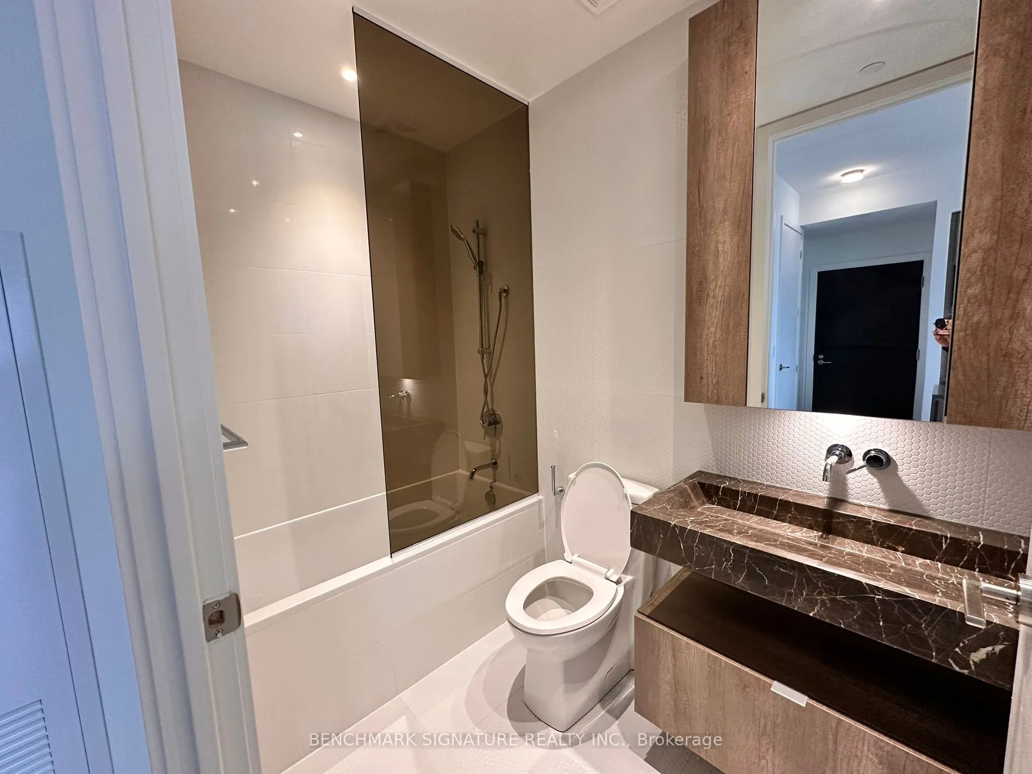 11 Yorkville Avenue #5504