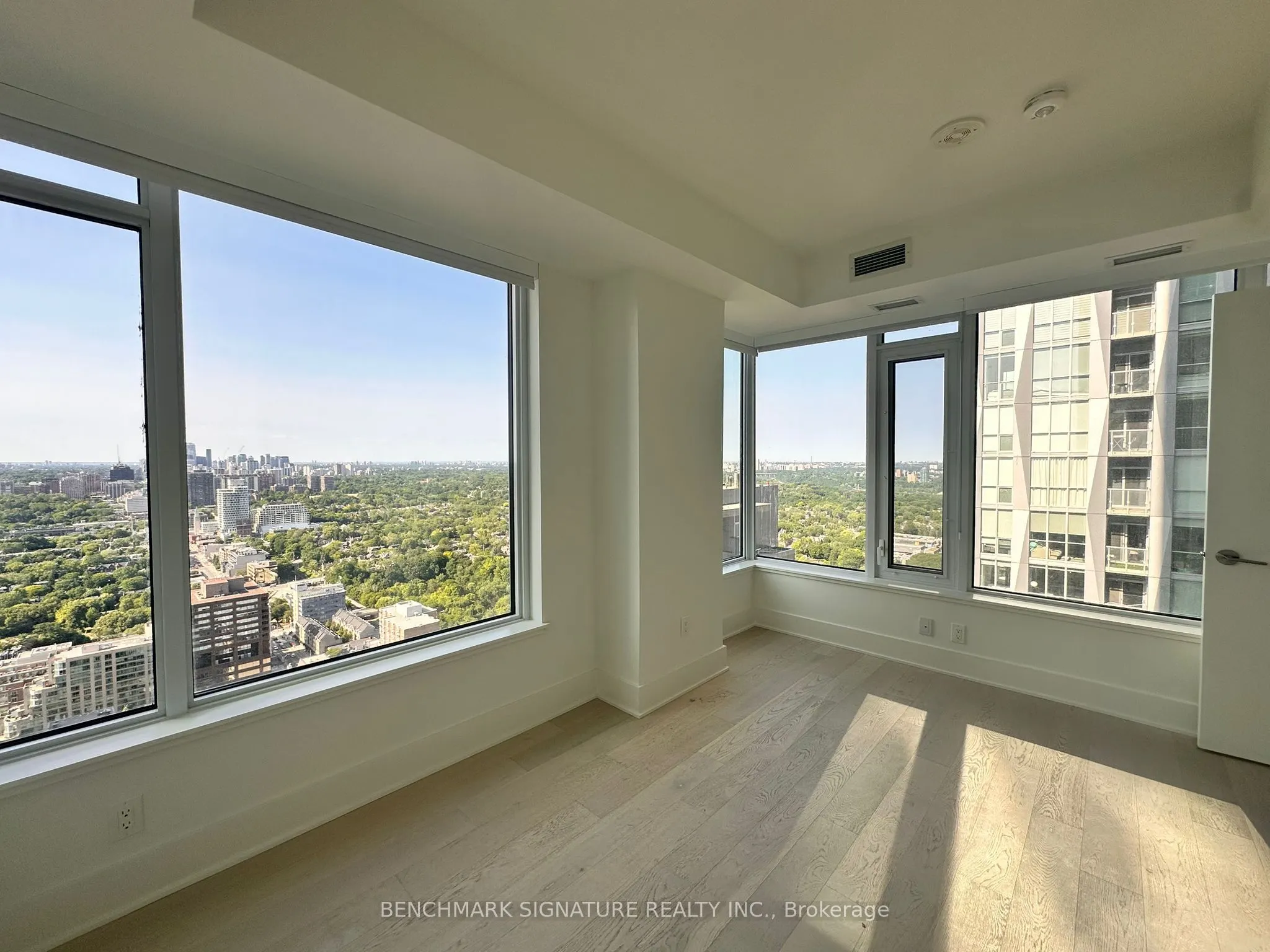 11 Yorkville Avenue #3604
