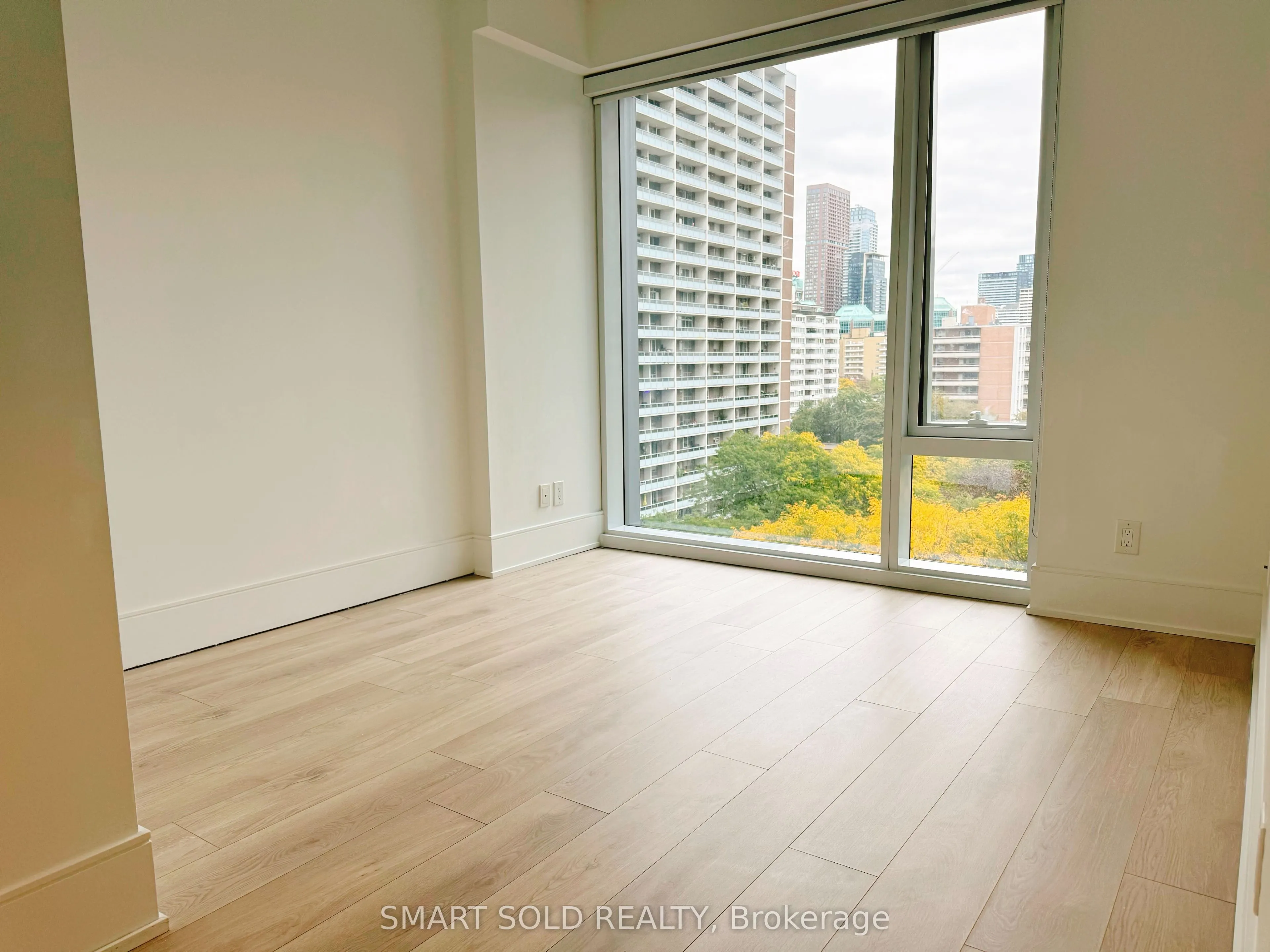 3 Gloucester Street #817