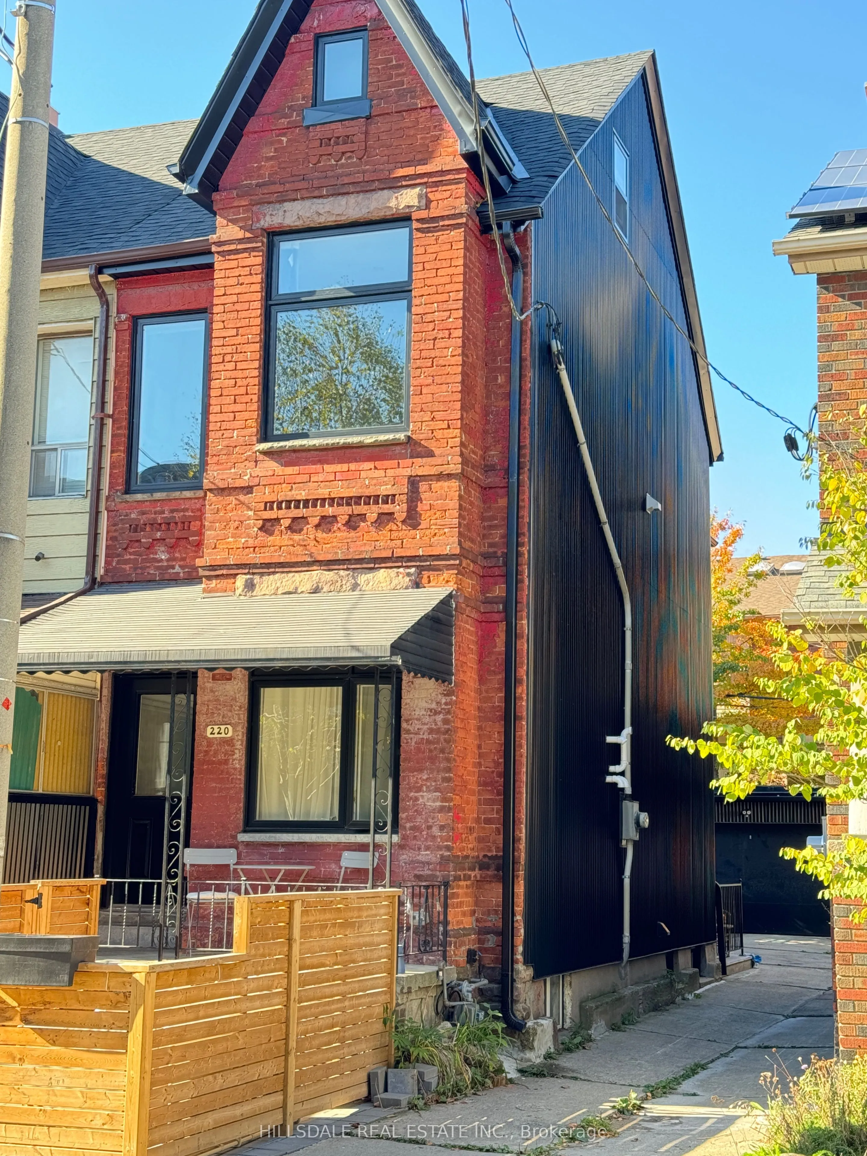 220 Claremont Street #Main Floor