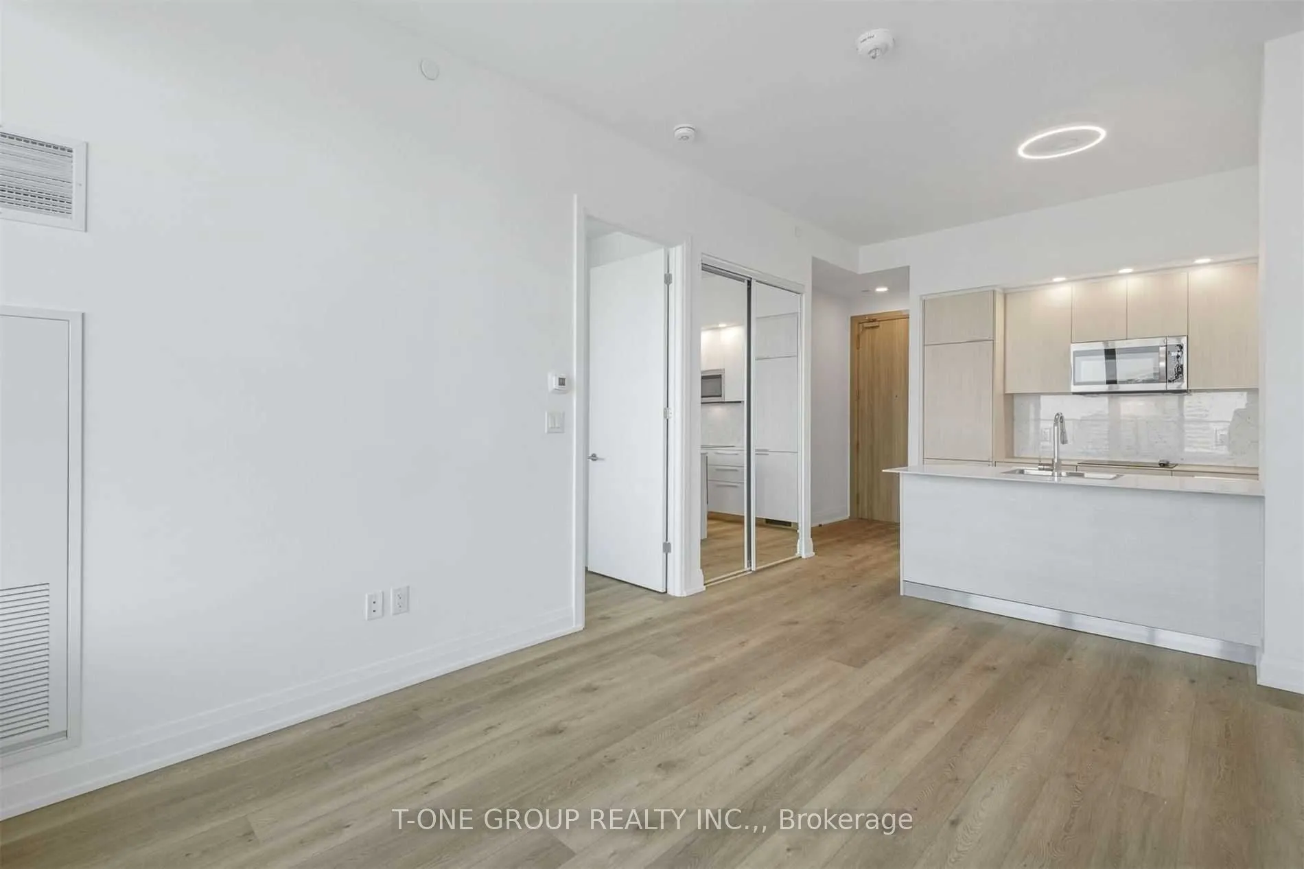 75 Canterbury Place #Ph107