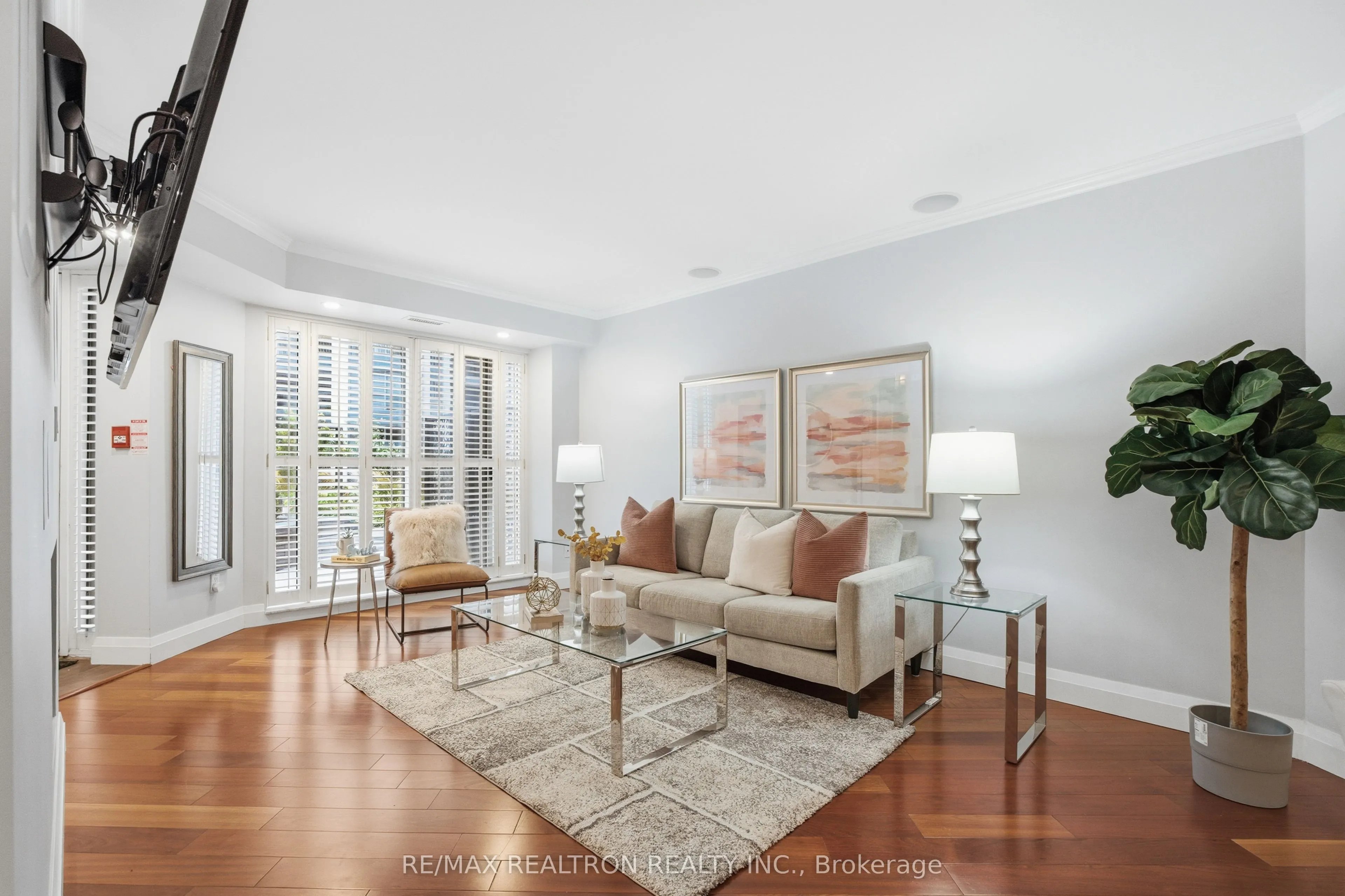 38 Hollywood Avenue #112