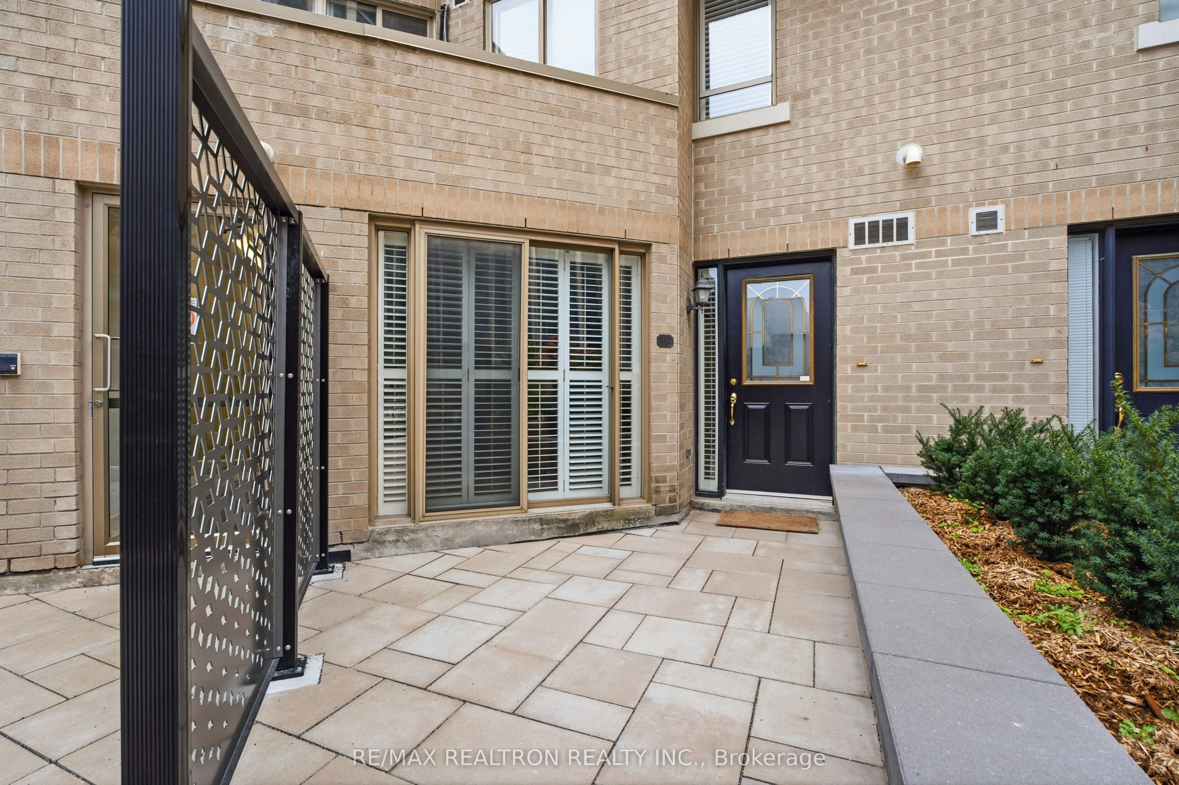 38 Hollywood Avenue #112