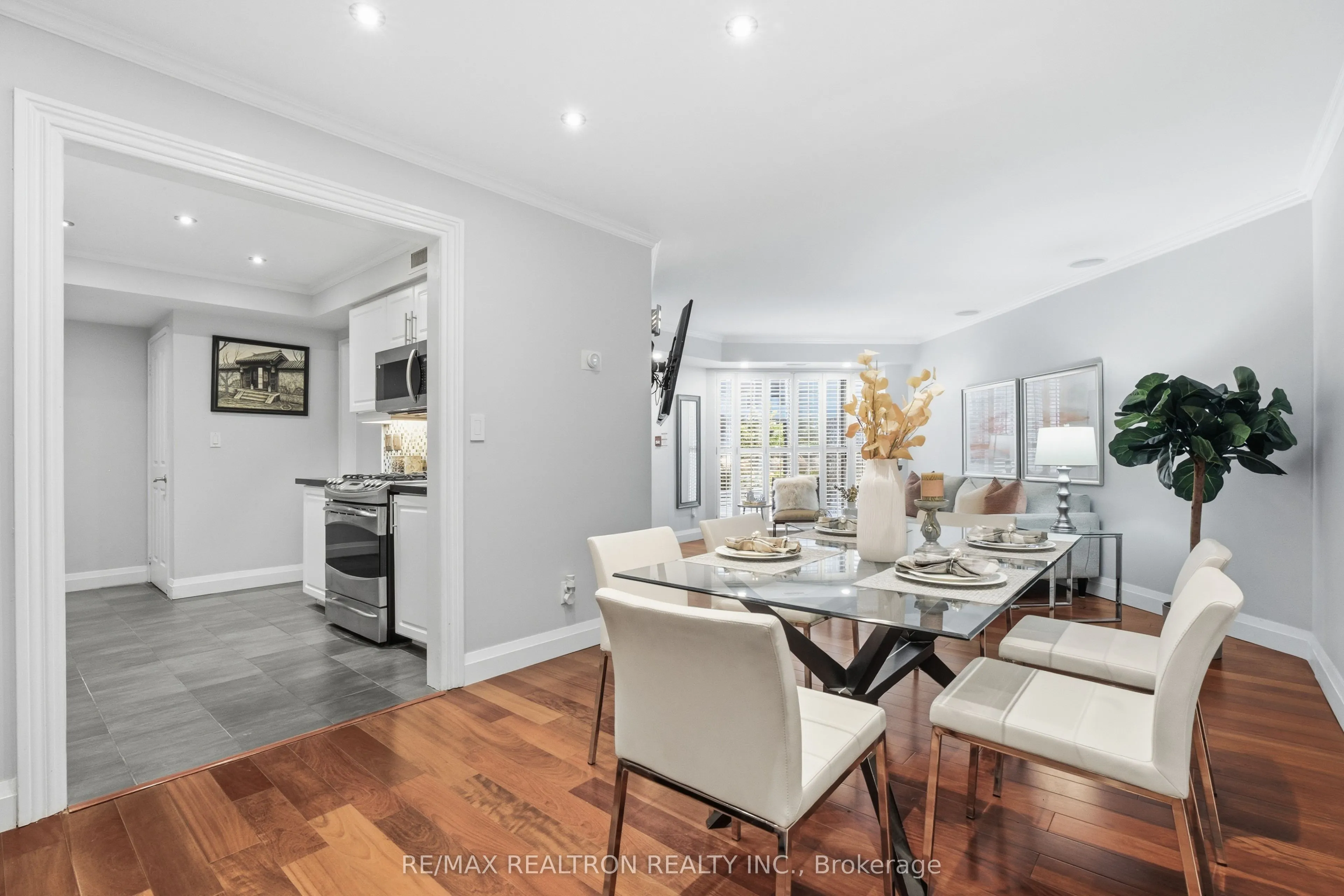 38 Hollywood Avenue #112