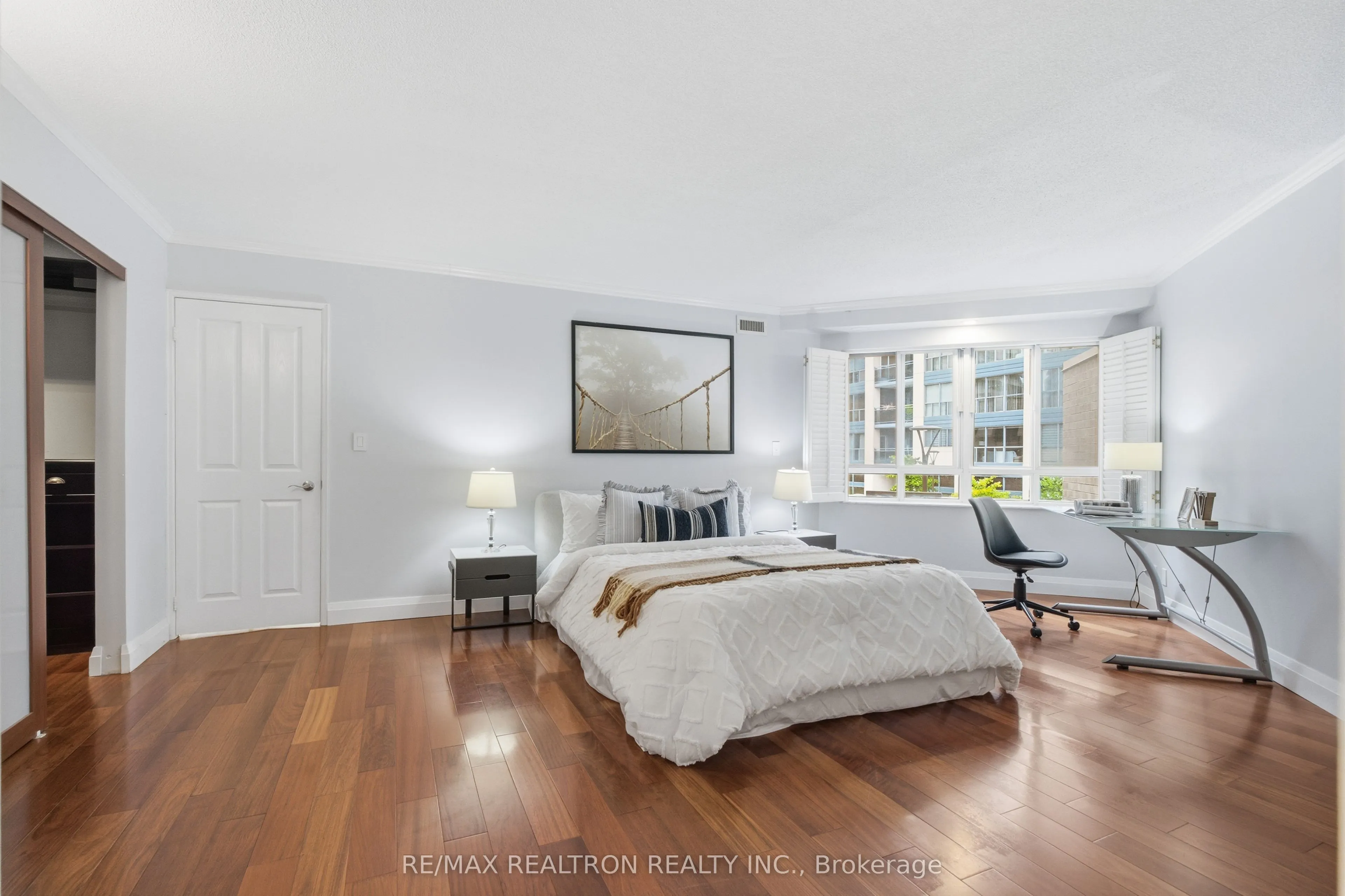 38 Hollywood Avenue #112