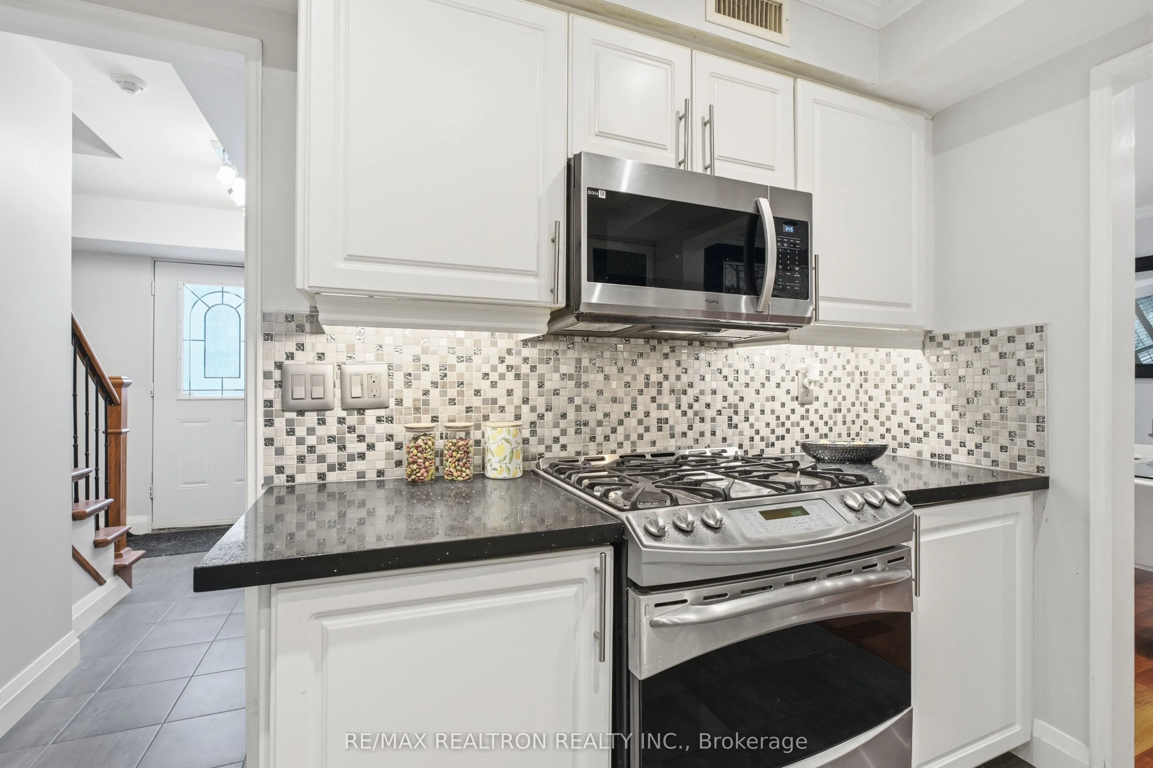 38 Hollywood Avenue #112
