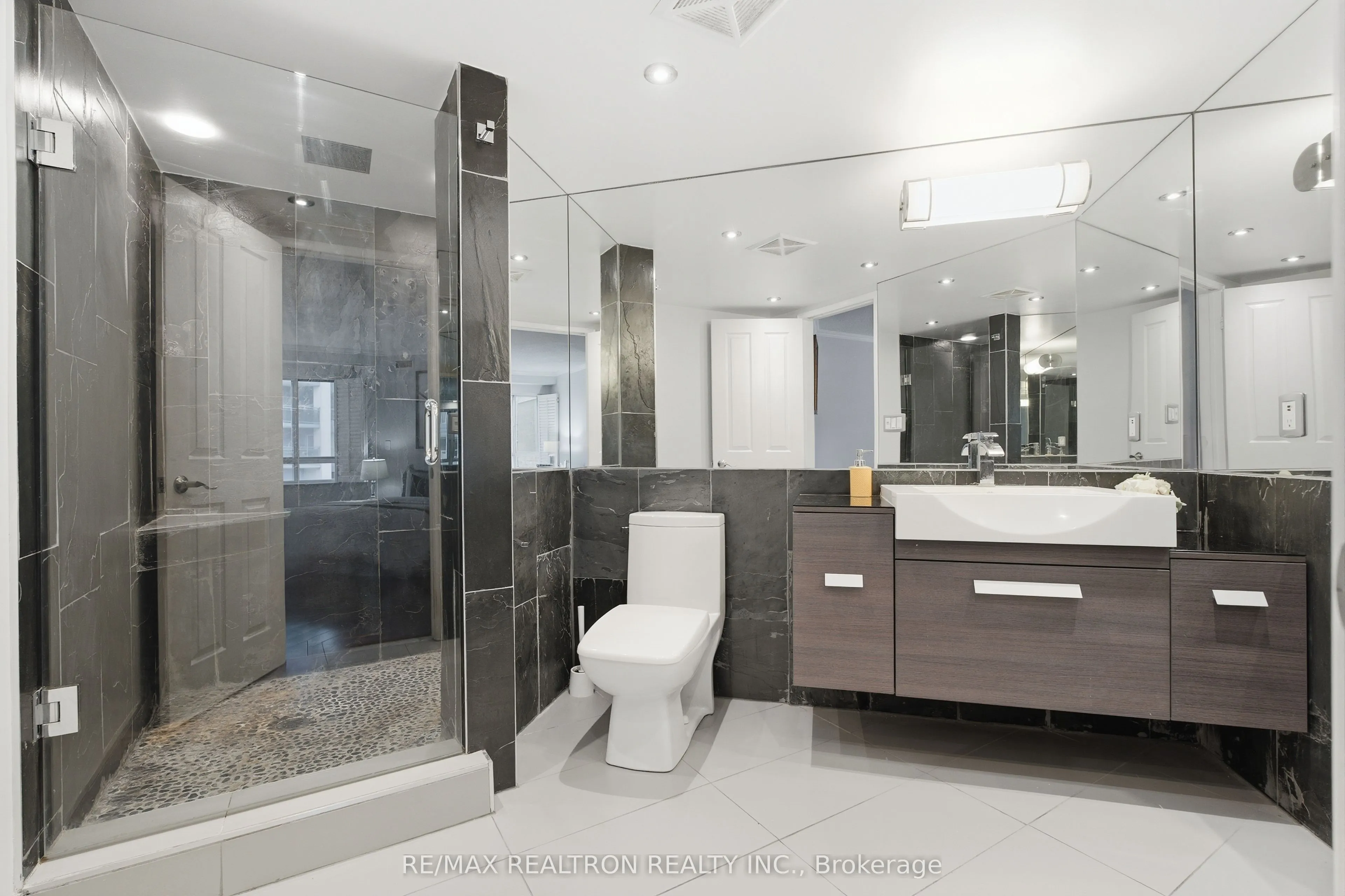 38 Hollywood Avenue #112