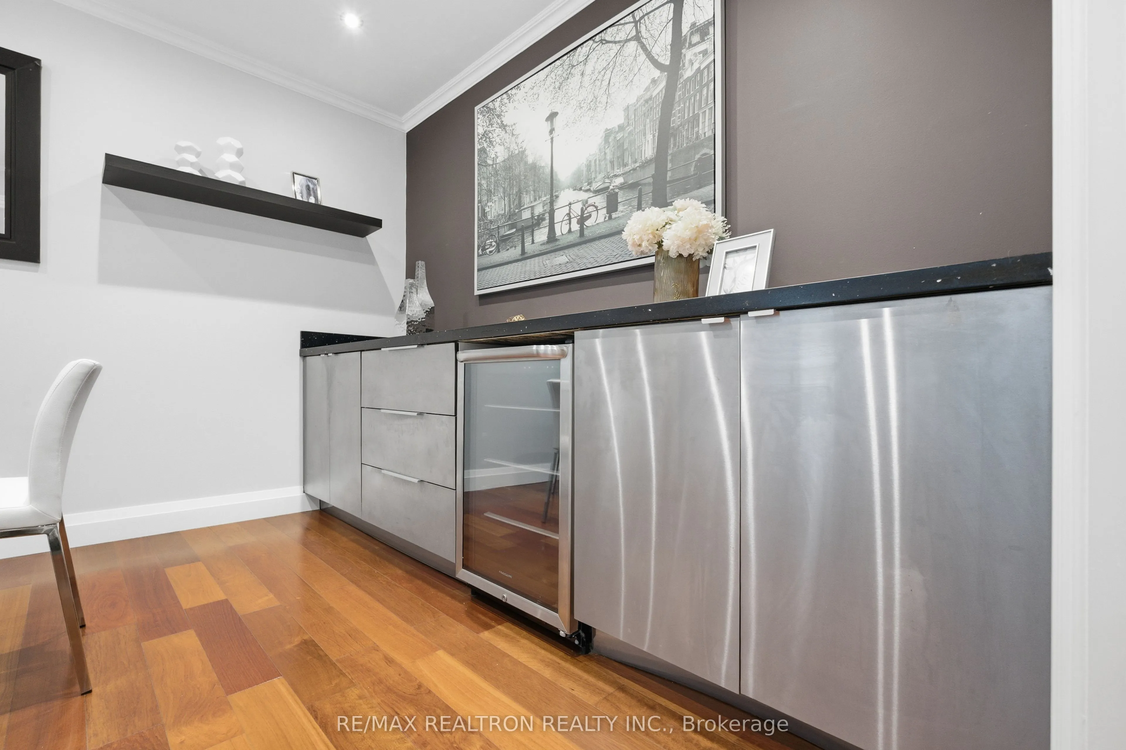 38 Hollywood Avenue #112