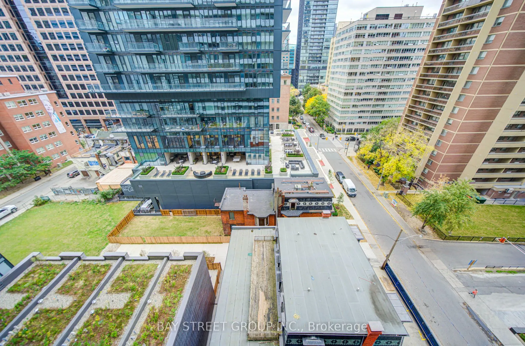 50 Charles Street E #902