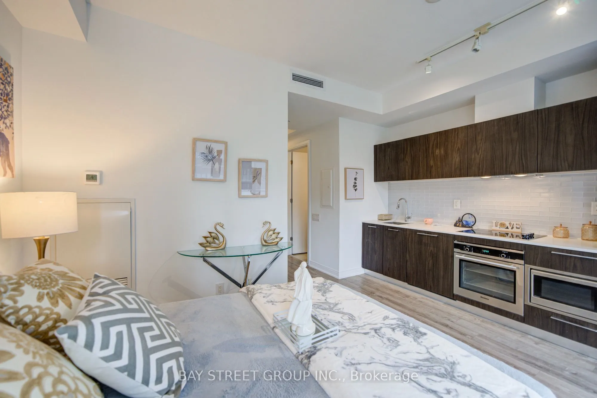 50 Charles Street E #902