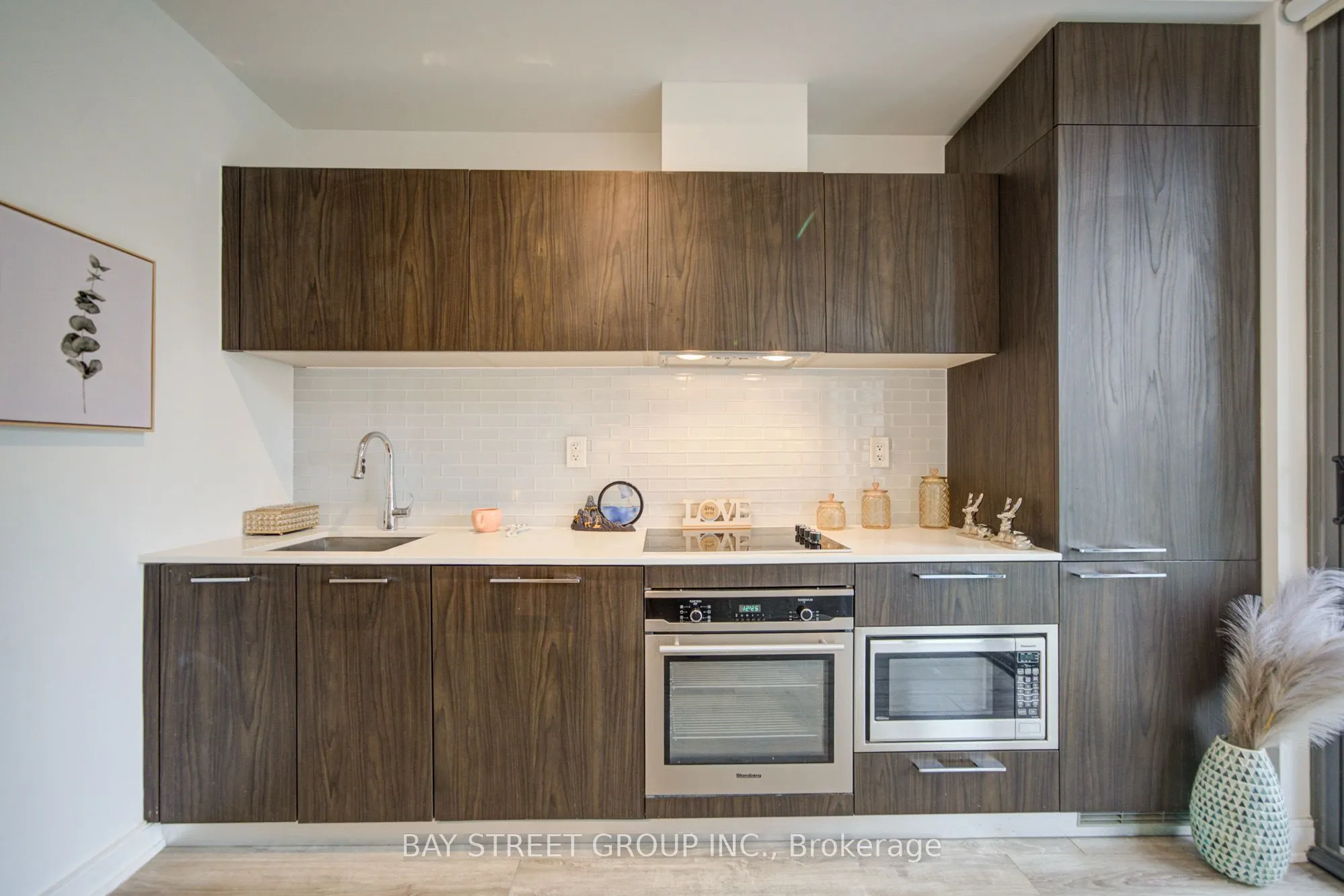 50 Charles Street E #902