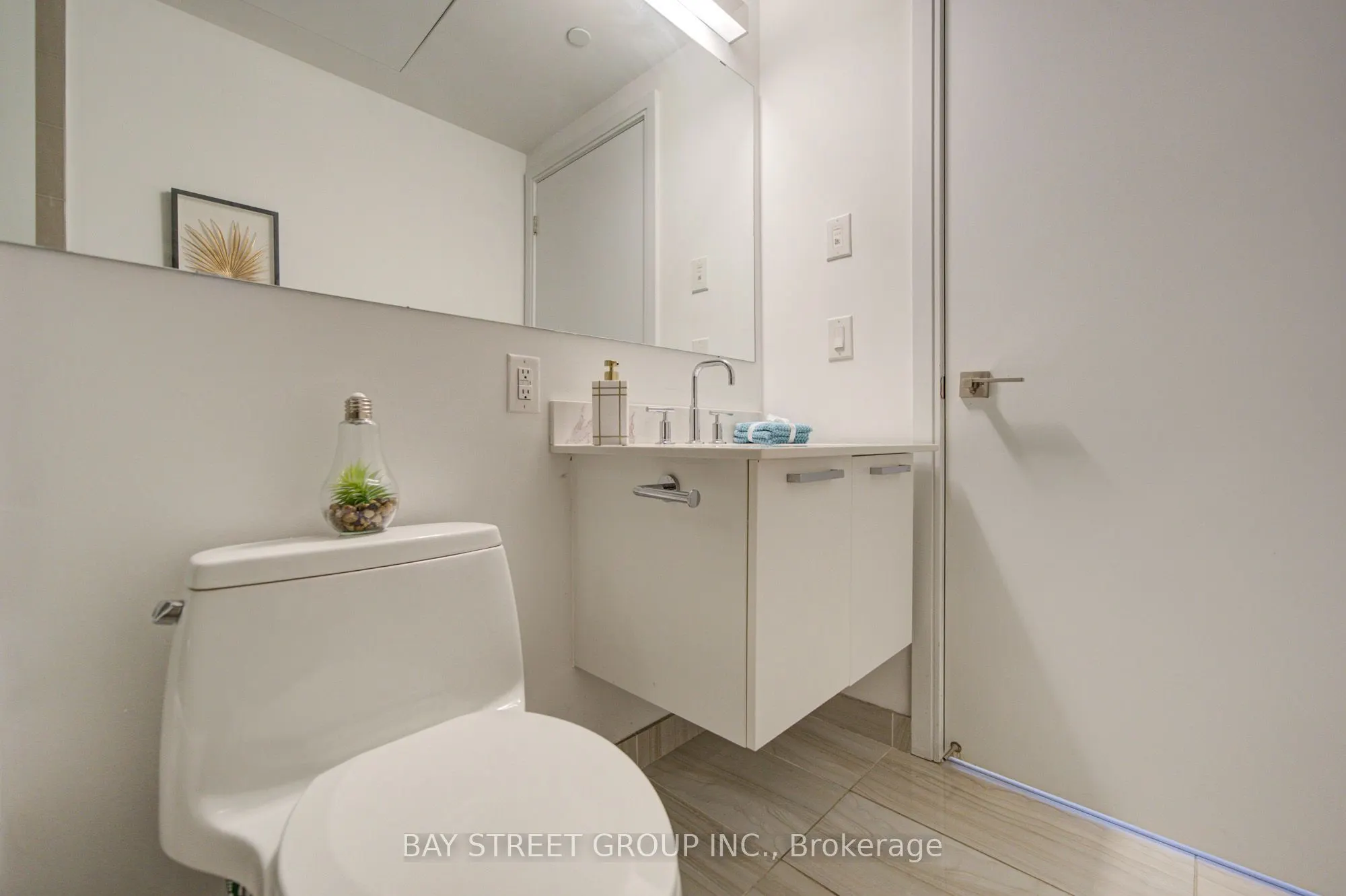 50 Charles Street E #902