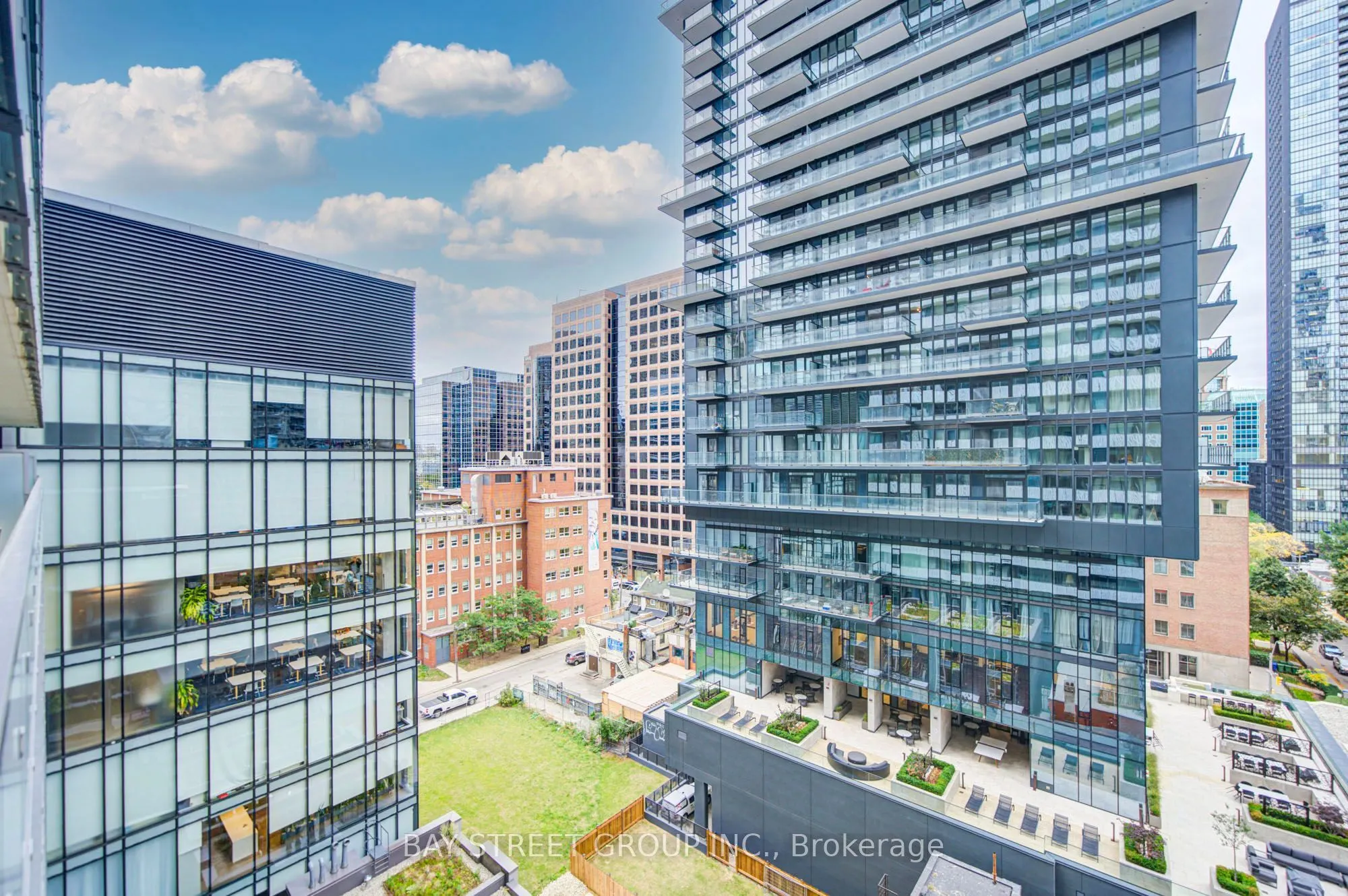 50 Charles Street E #902