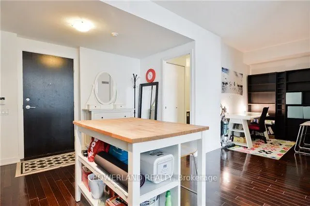 33 Charles Street E #2601