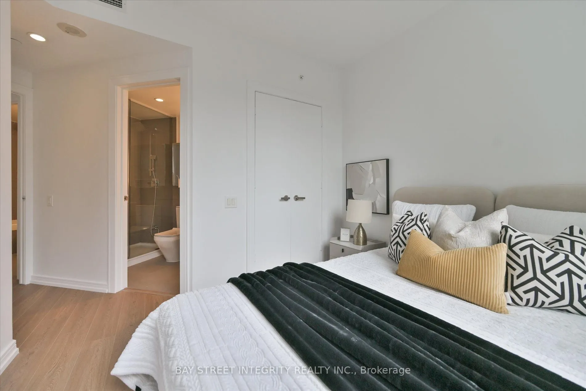45 Charles Street E #802