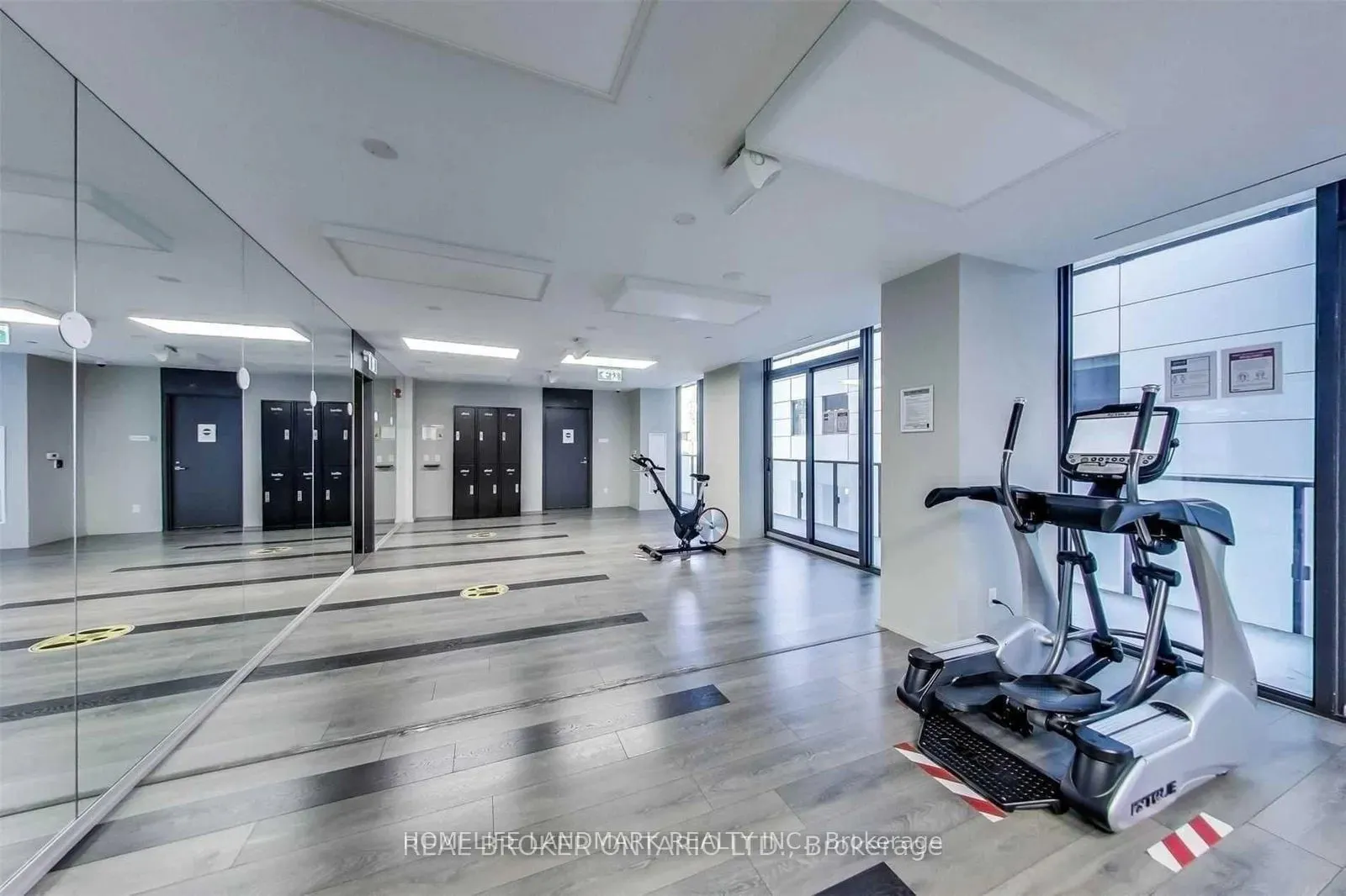 101 Peter Street #2910