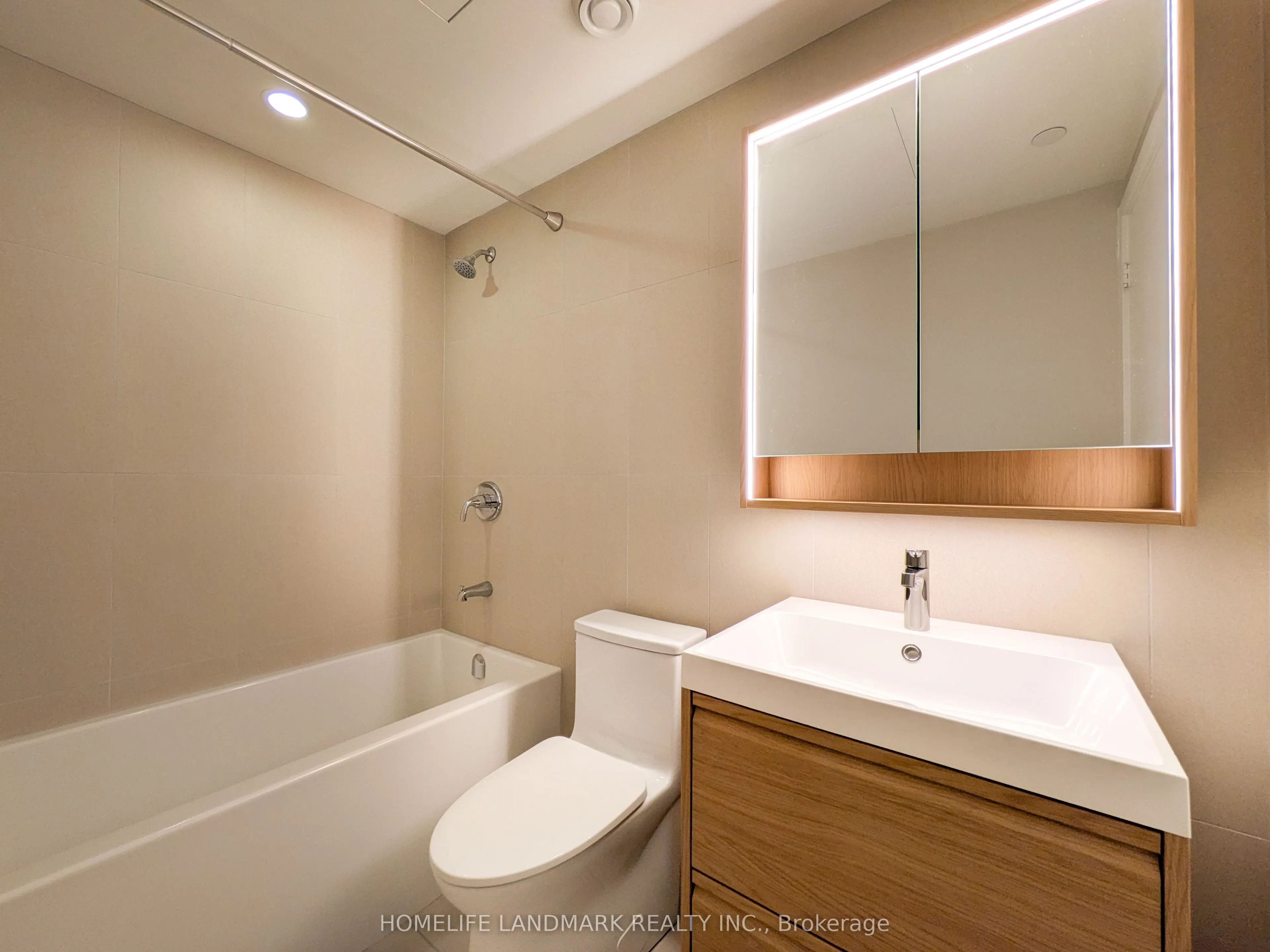 101 Peter Street #2910