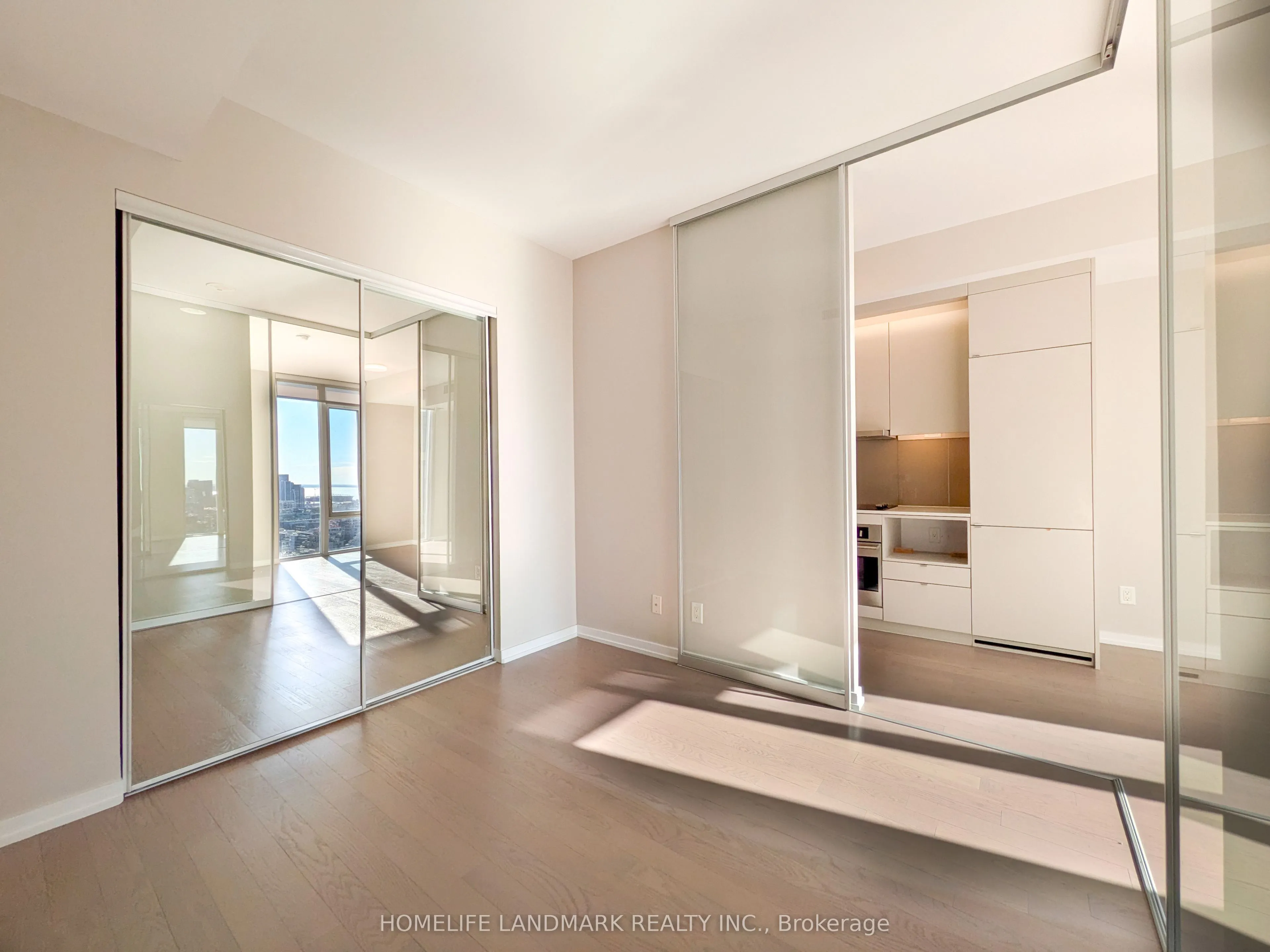 101 Peter Street #2910