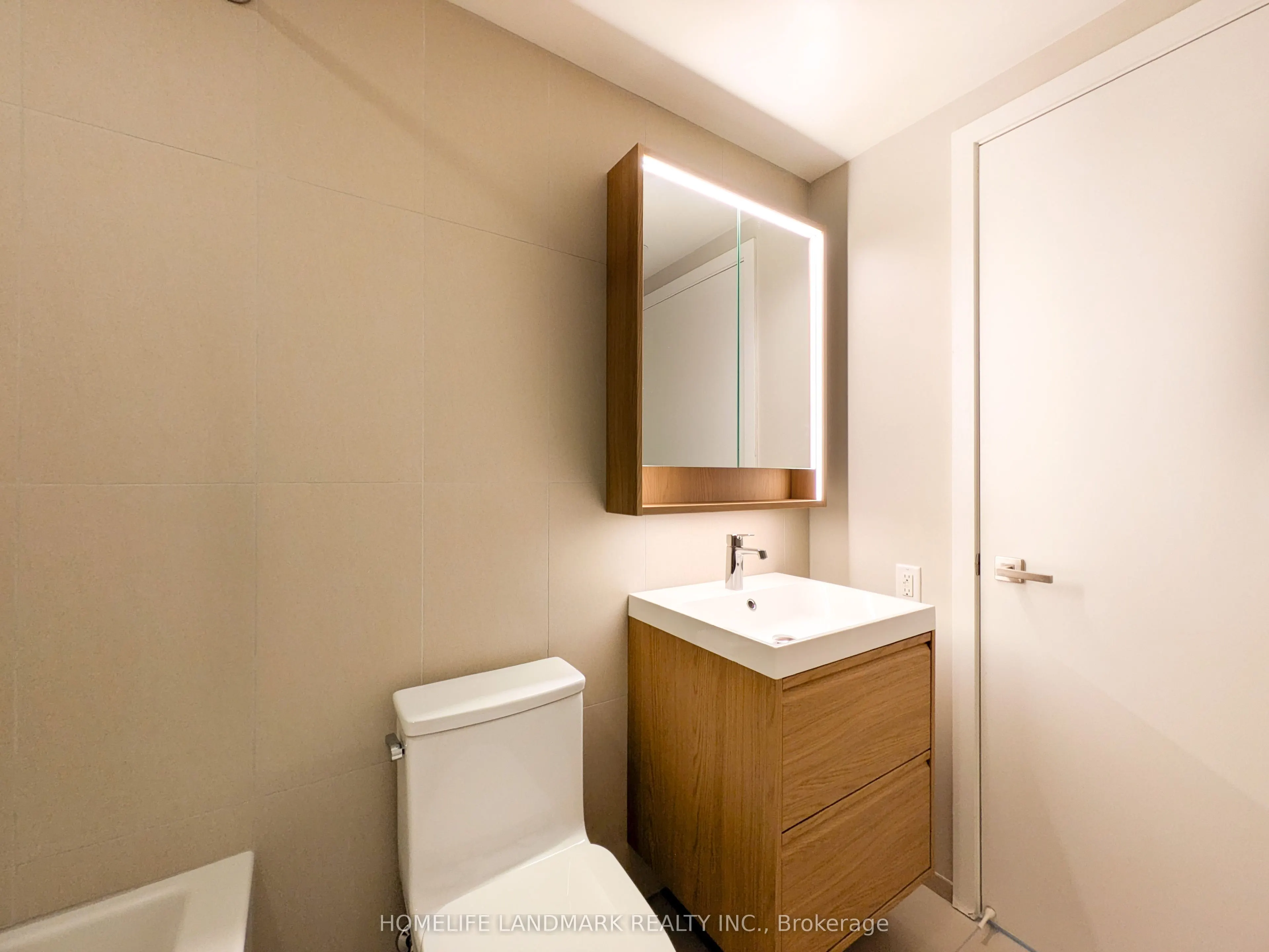 101 Peter Street #2910