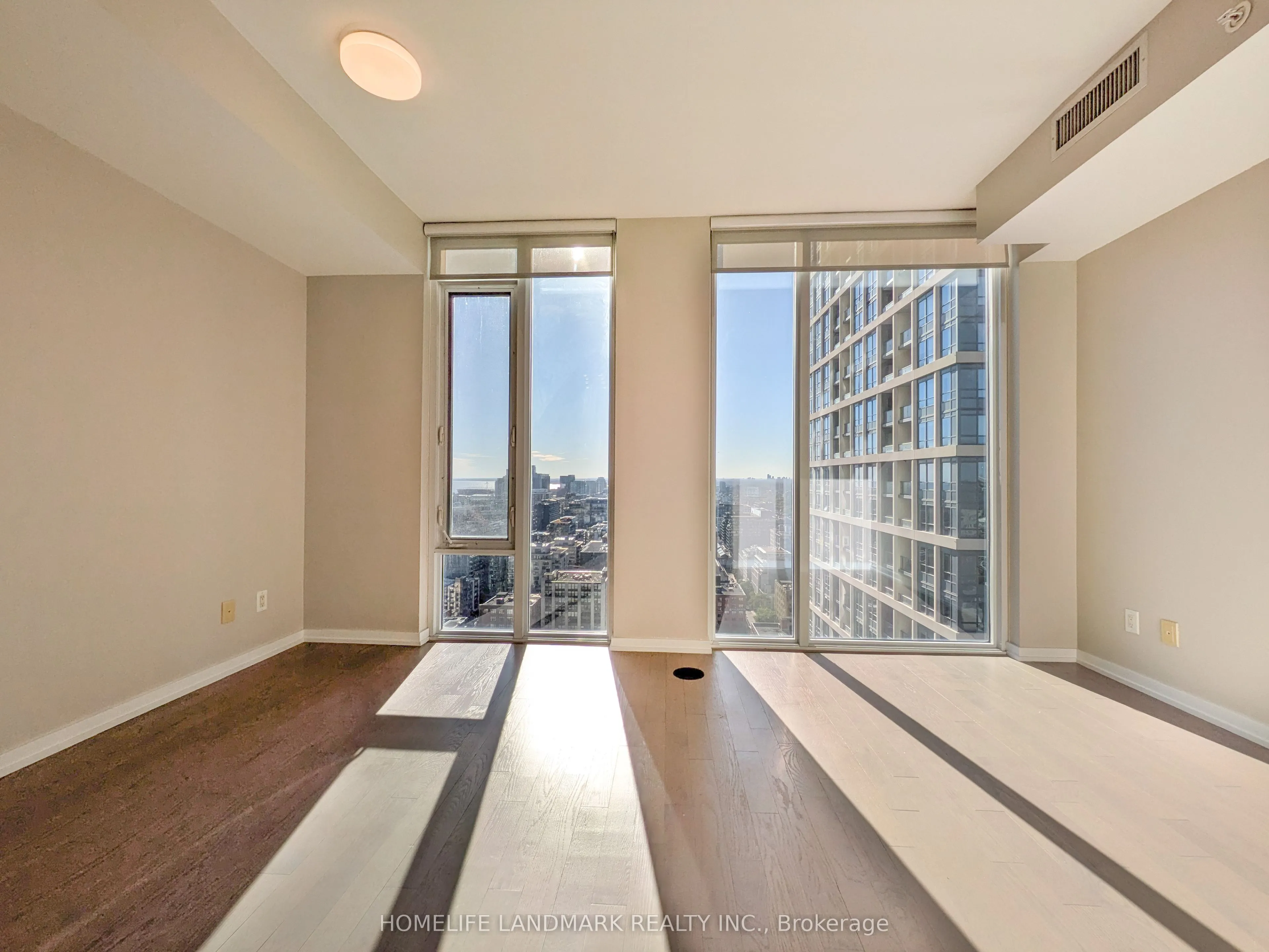 101 Peter Street #2910