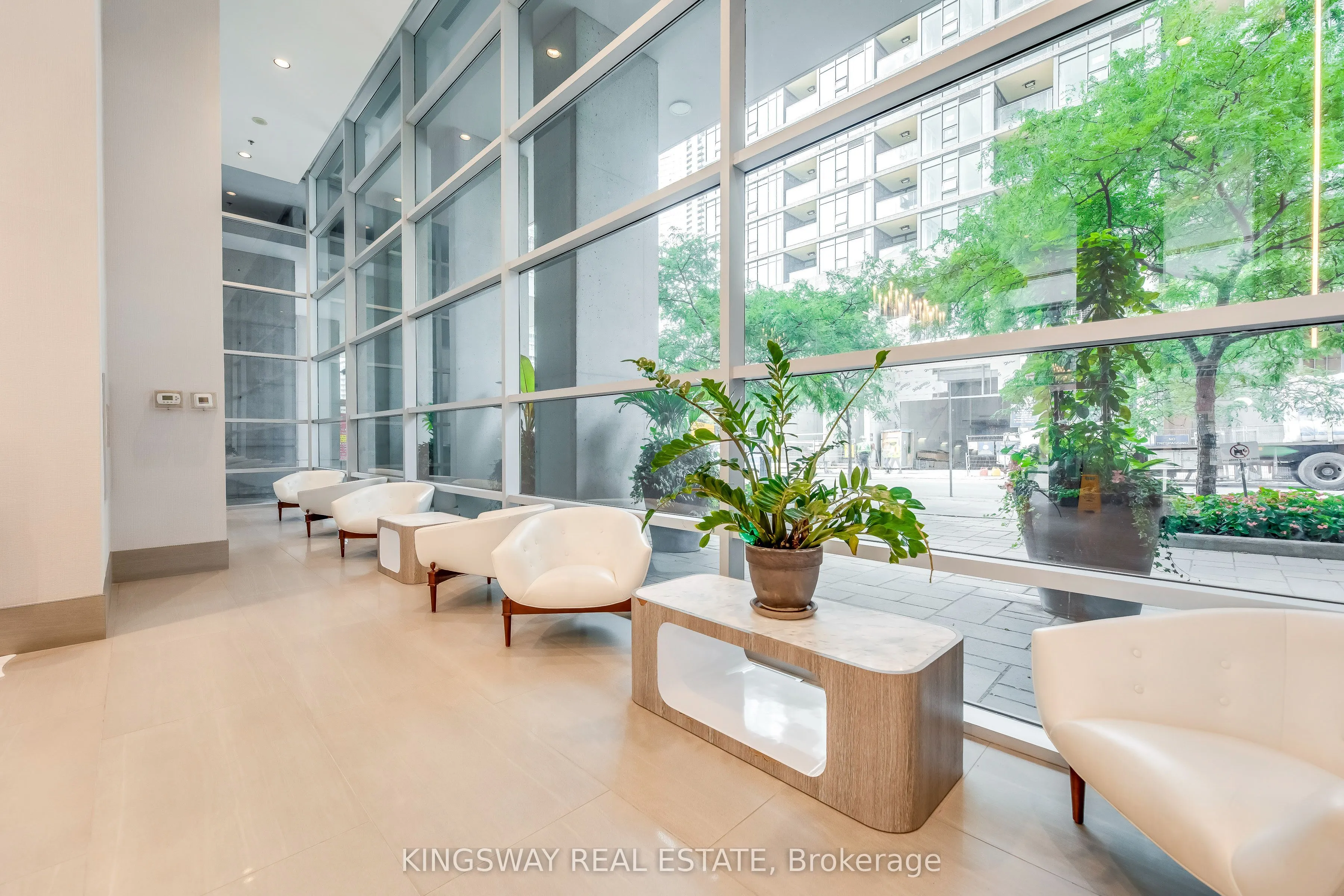 81 Navy Wharf Court #3511
