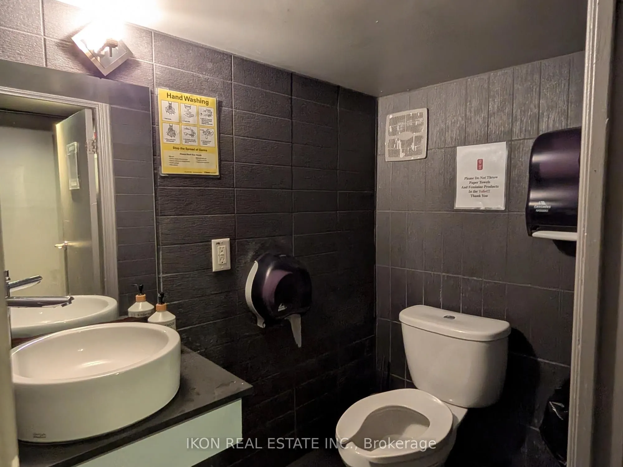 5449 Yonge Street