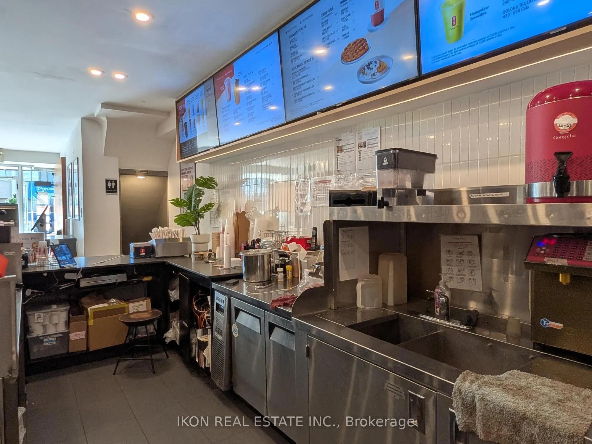 5449 Yonge Street