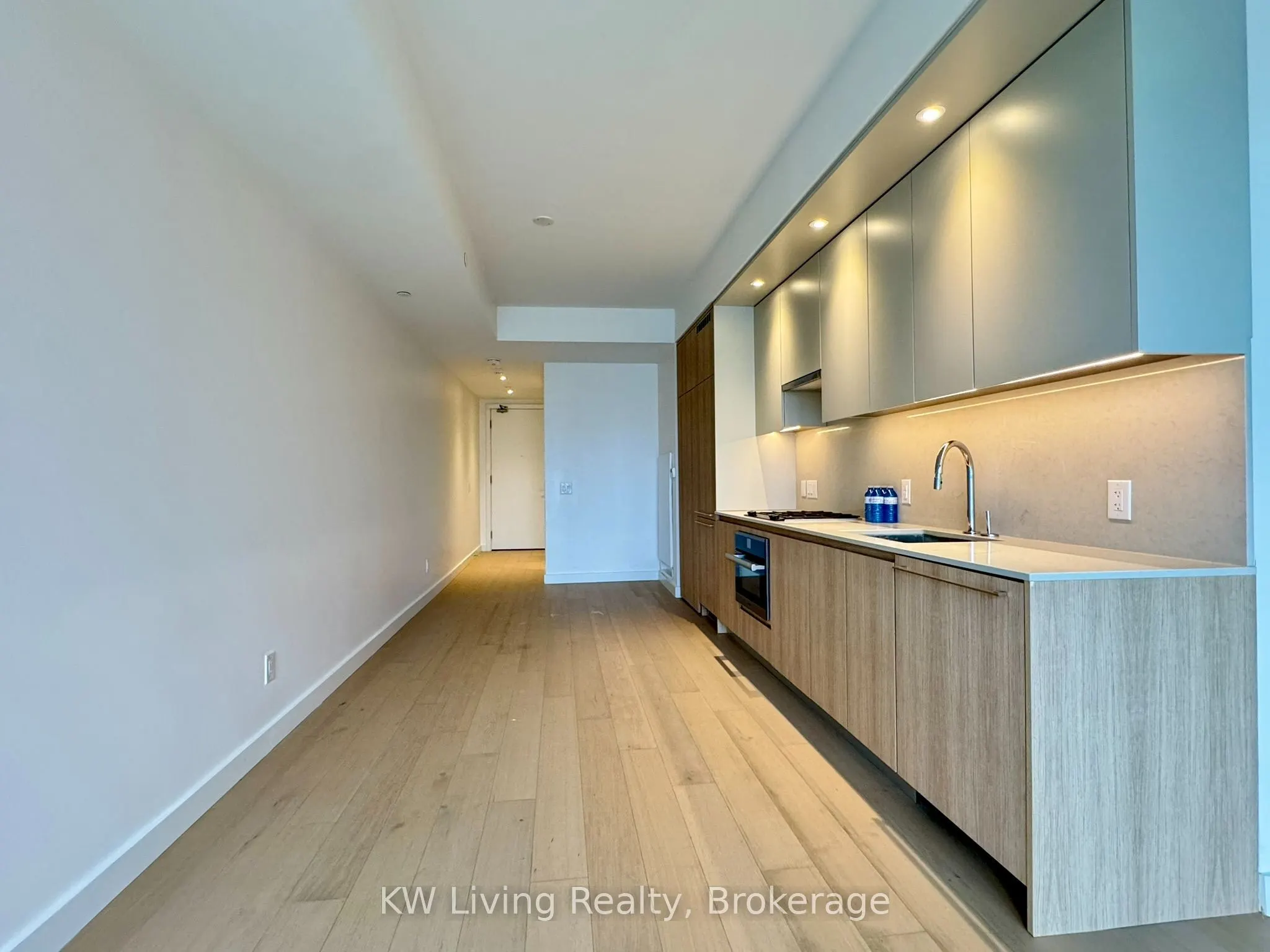 81 Wellesley Street E #1306