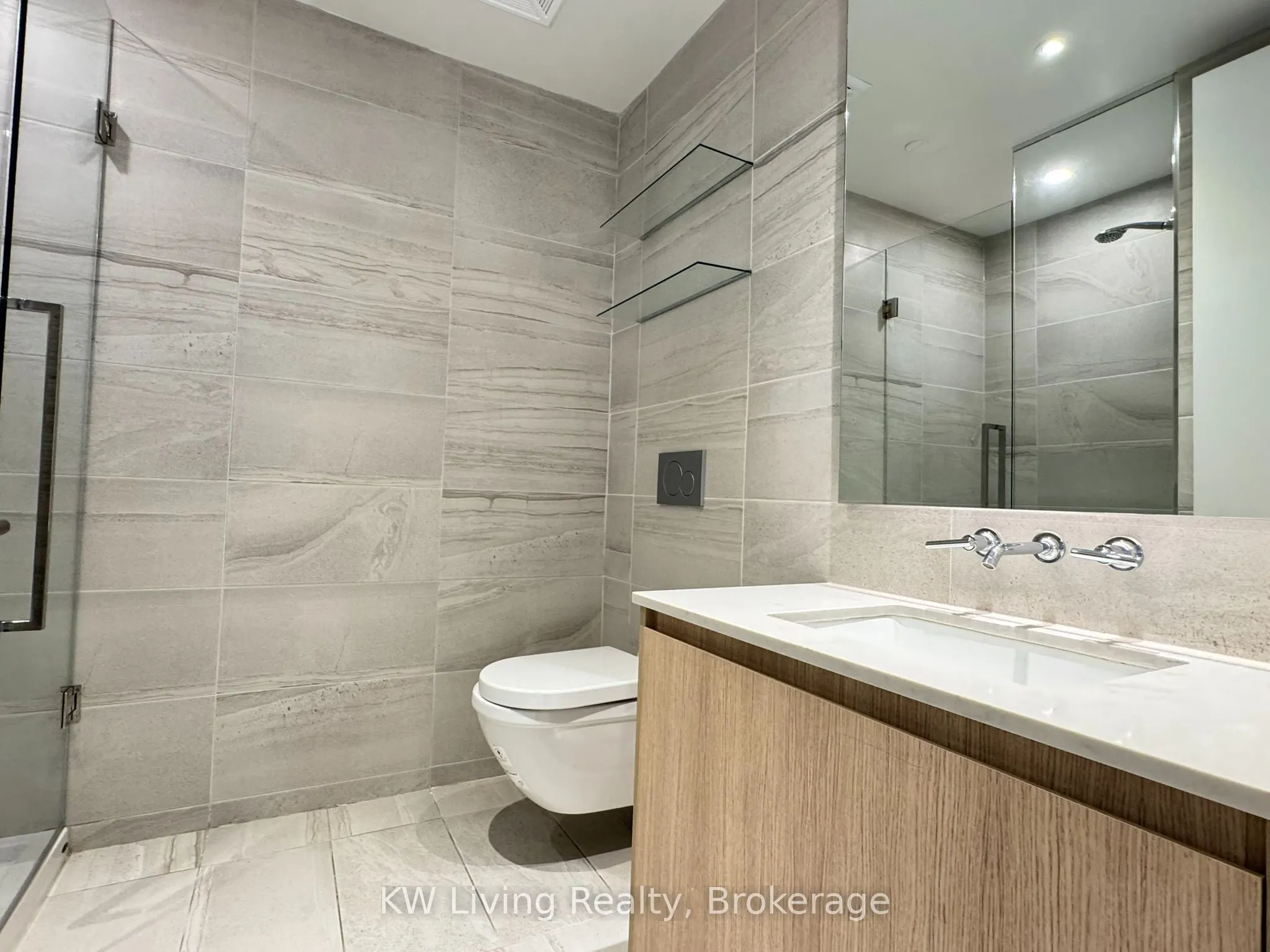 81 Wellesley Street E #1306