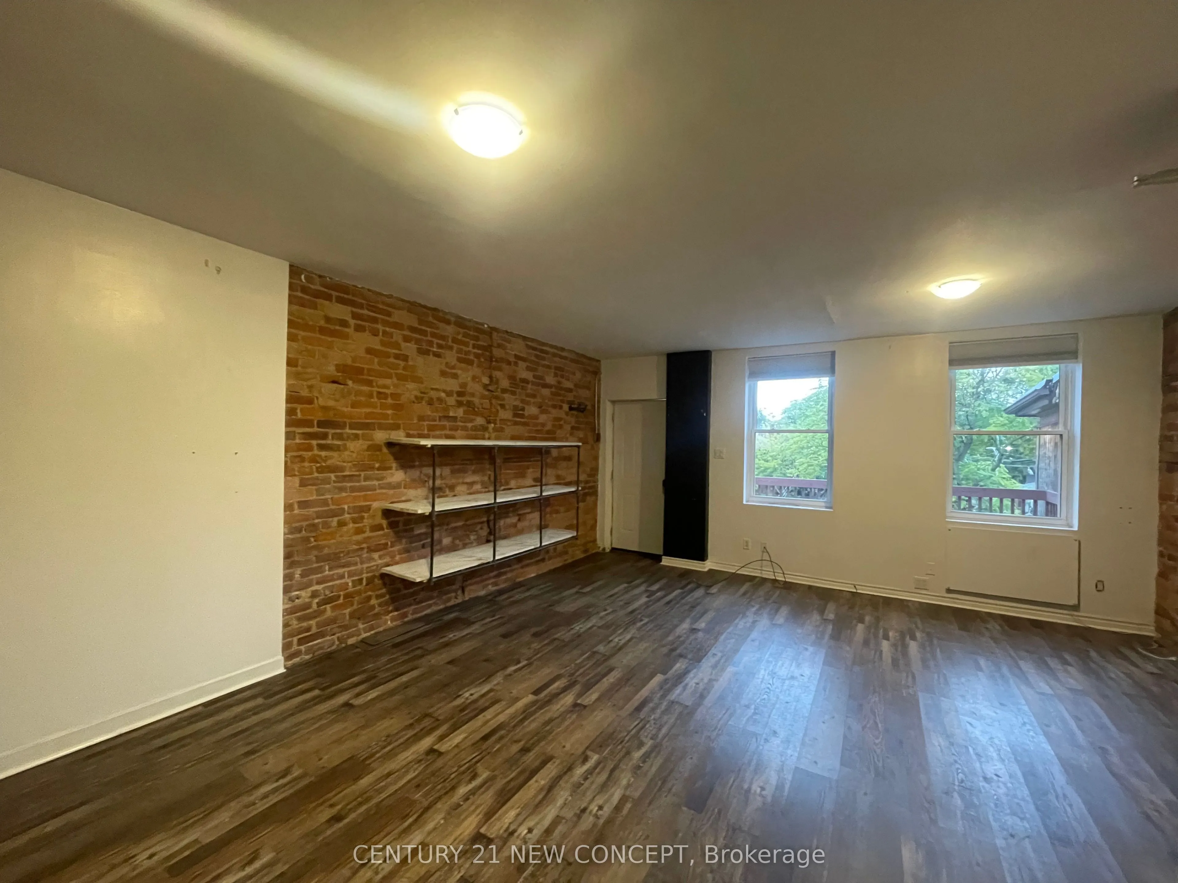 600 Bloor Street W #3