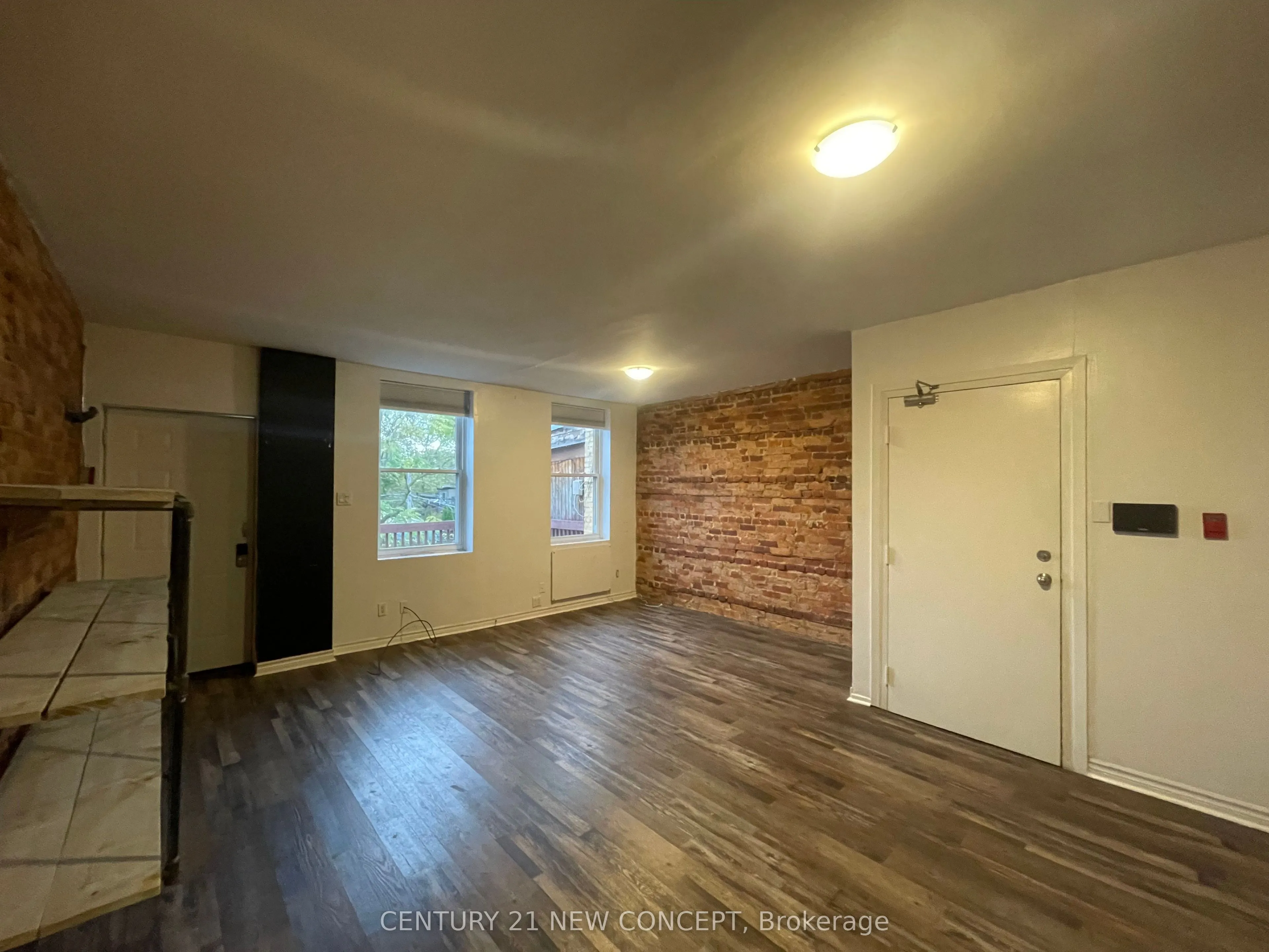 600 Bloor Street W #3