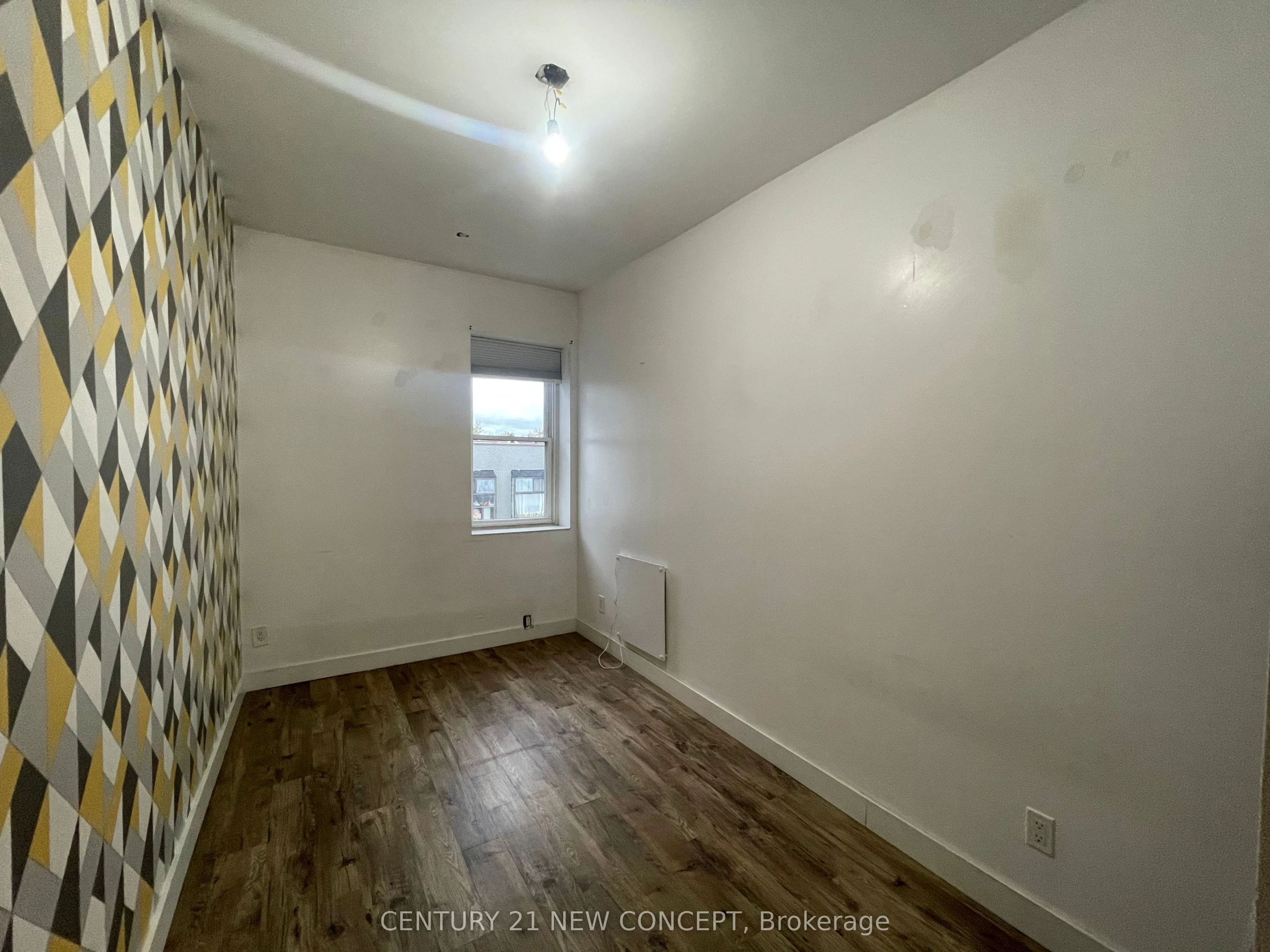 600 Bloor Street W #3