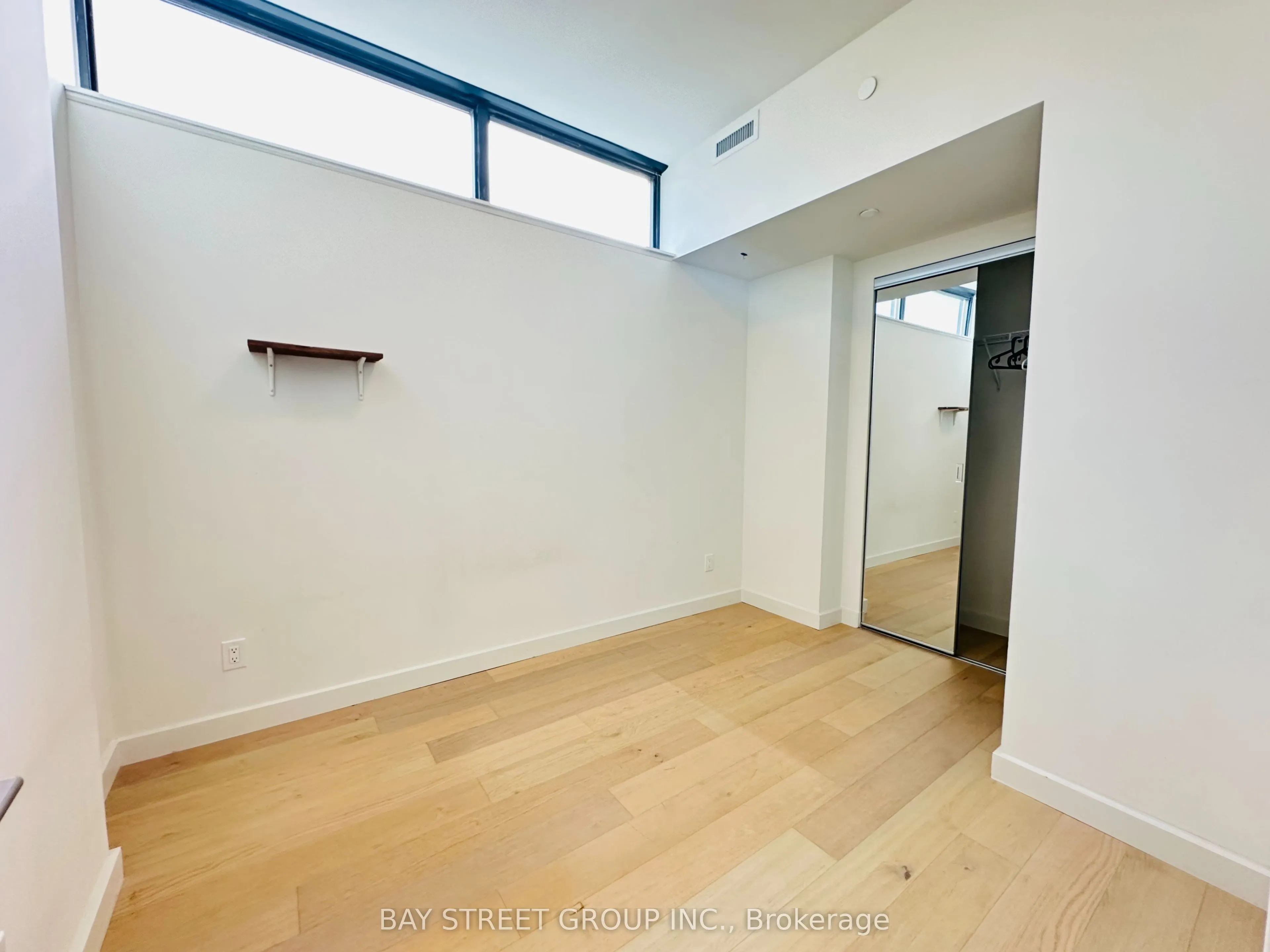 81 Wellesley Street E #2207
