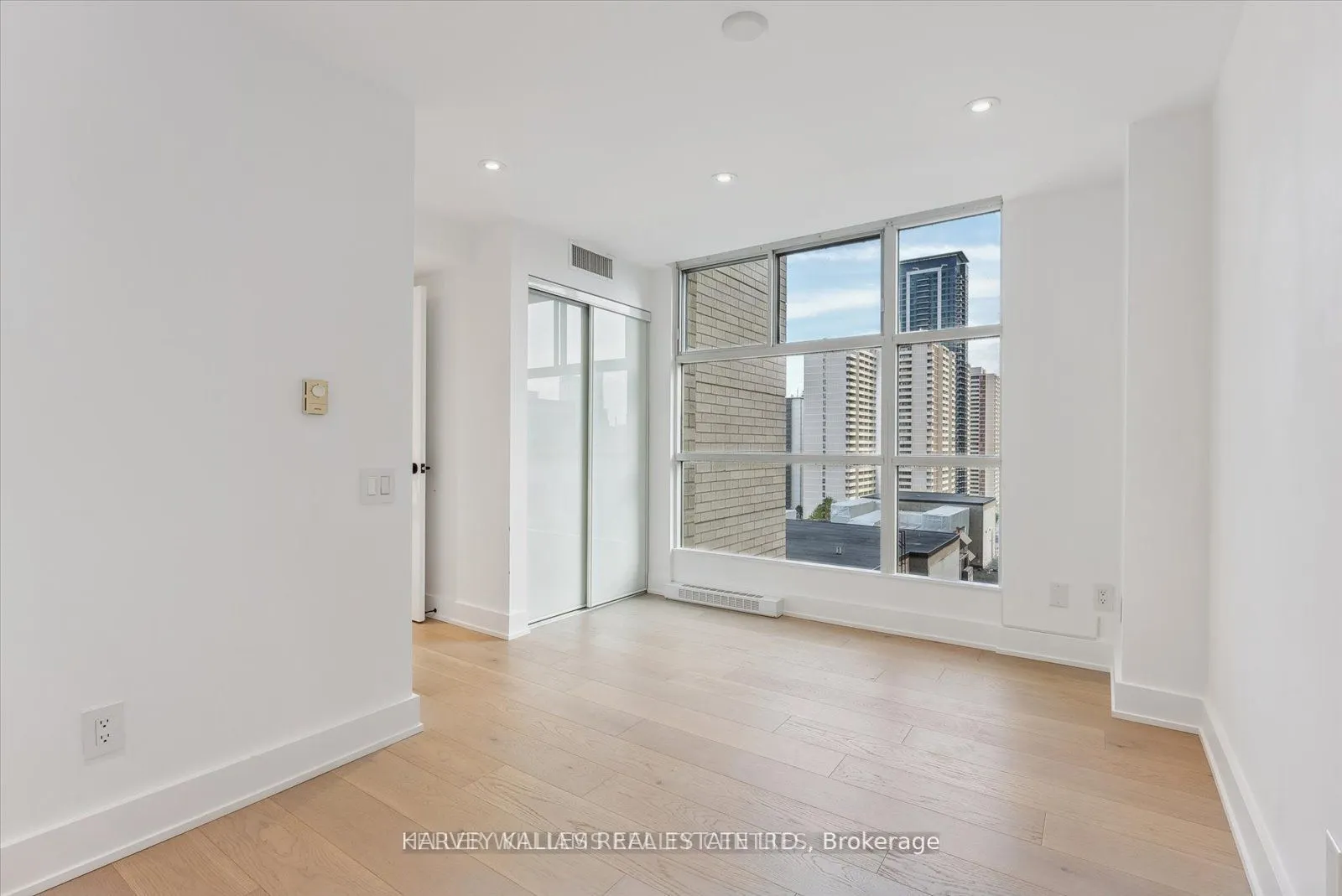 409 Bloor Street E #PH03