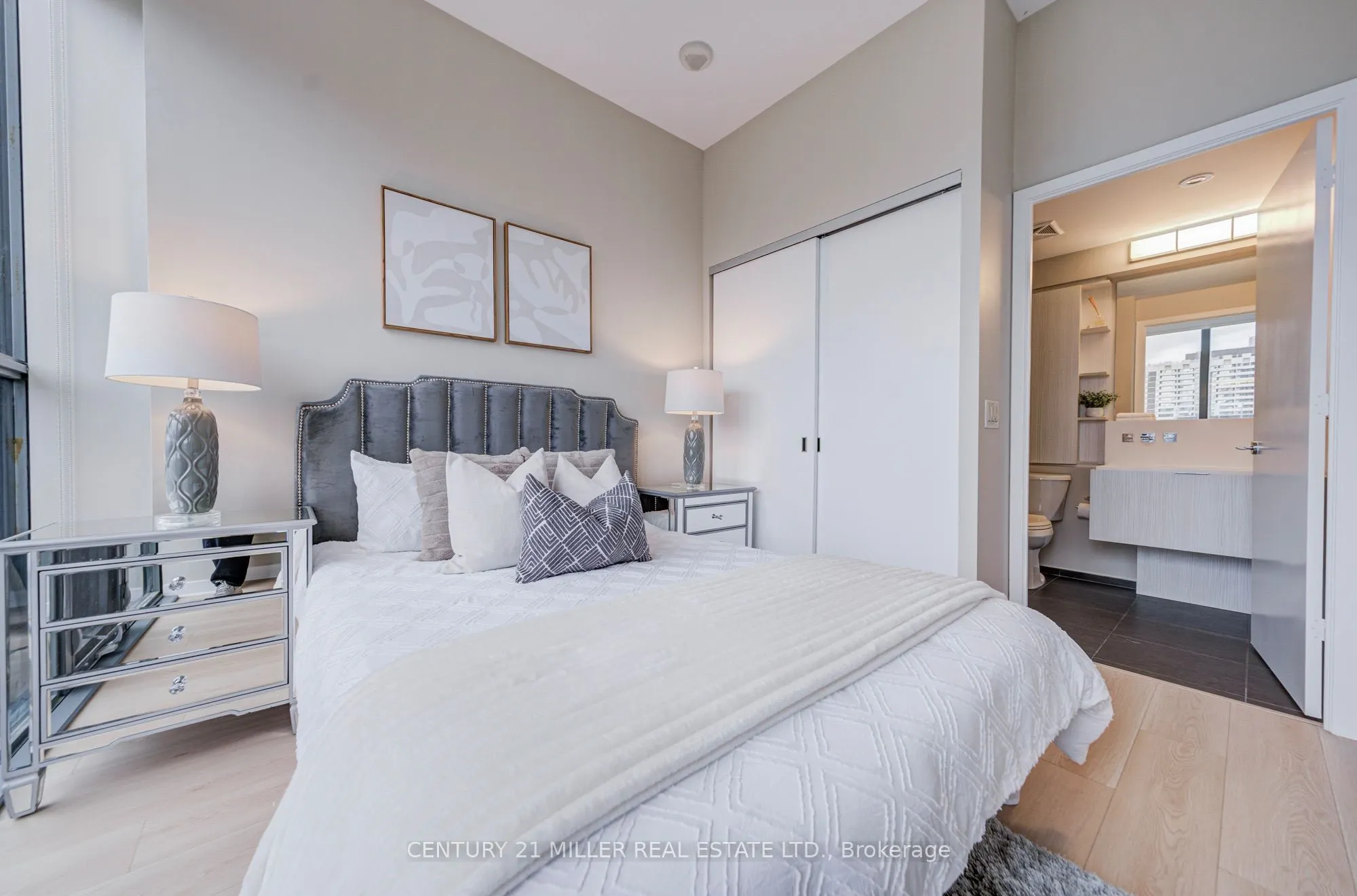 101 Charles Street E #1001