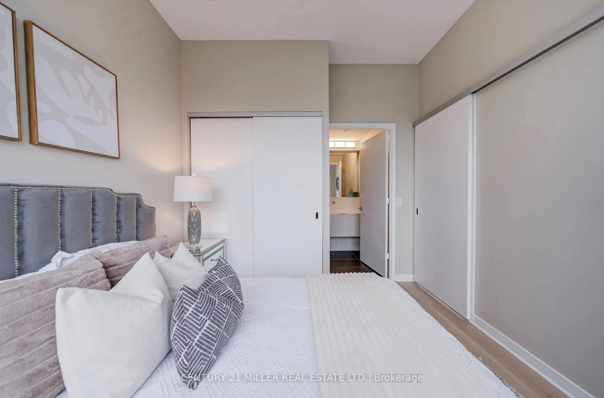 101 Charles Street E #1001