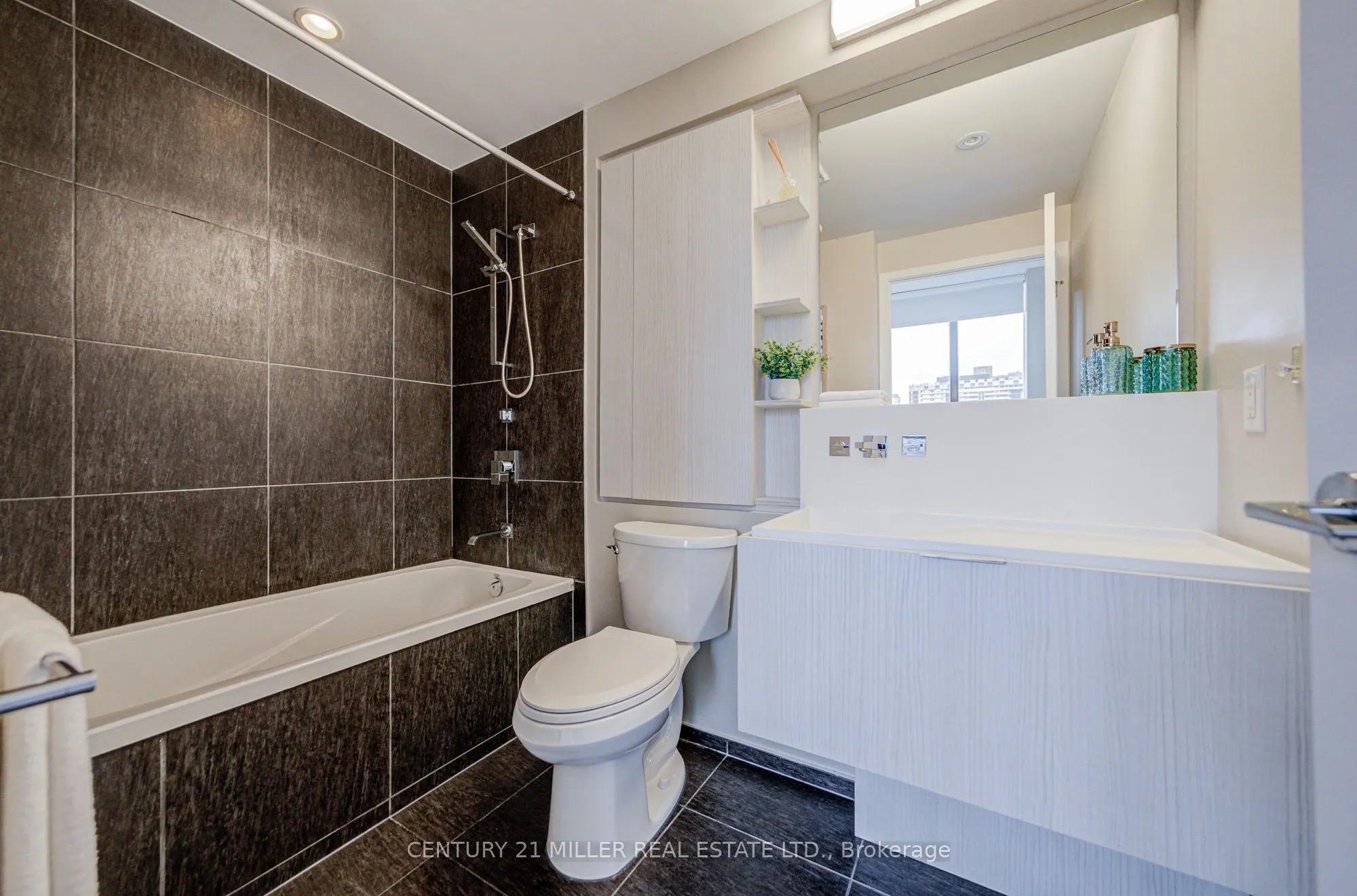 101 Charles Street E #1001