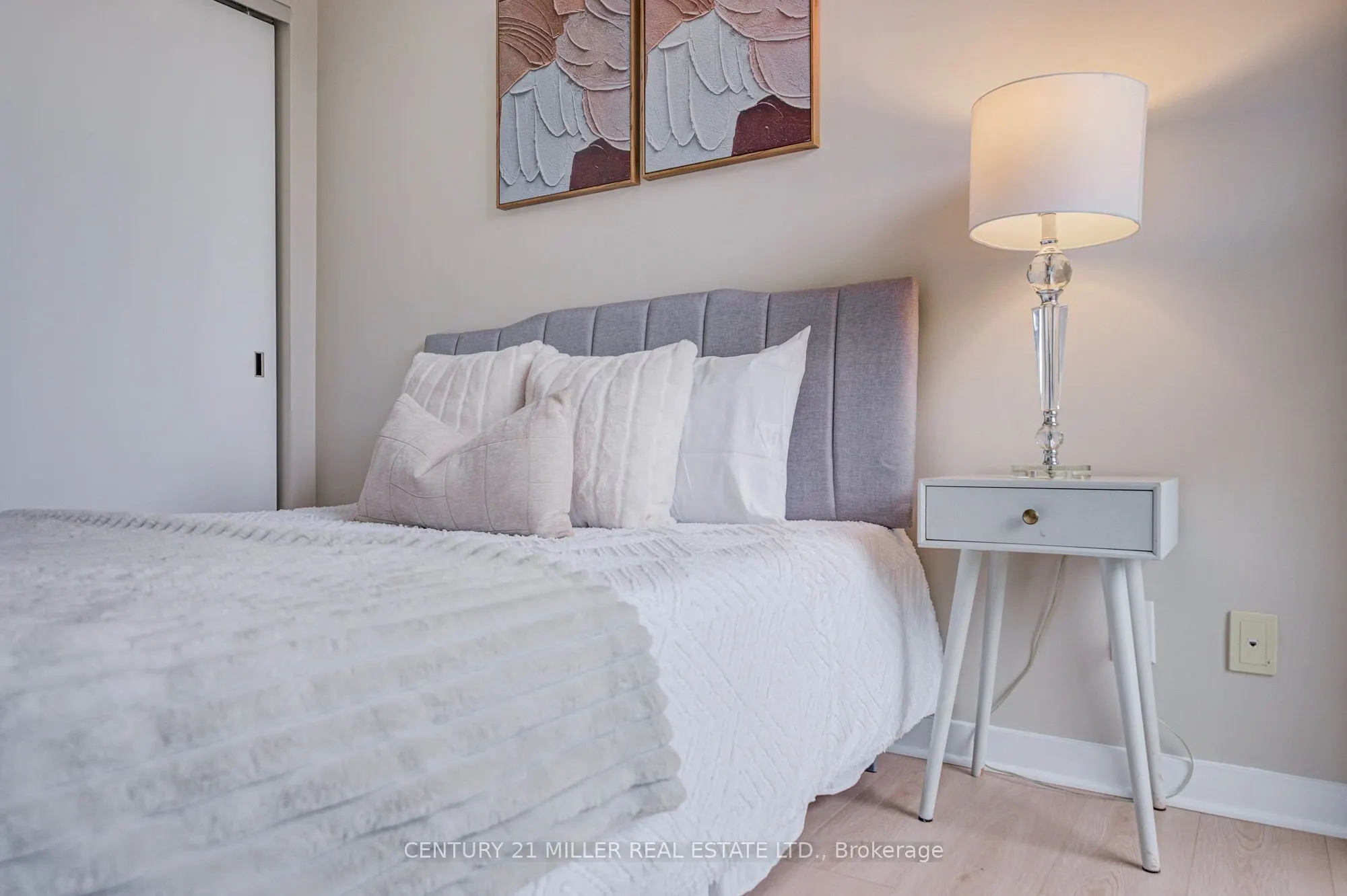101 Charles Street E #1001