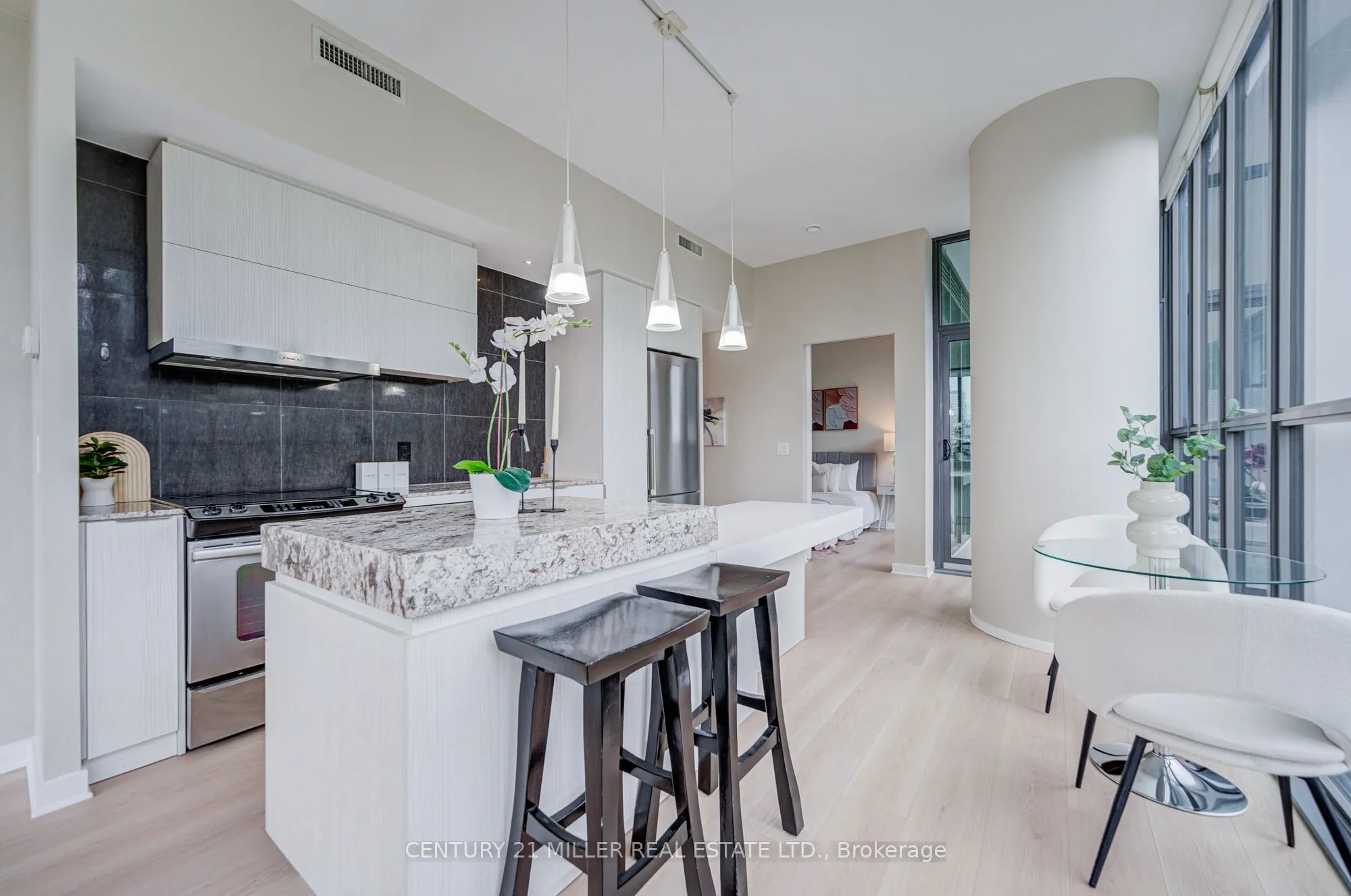 101 Charles Street E #1001